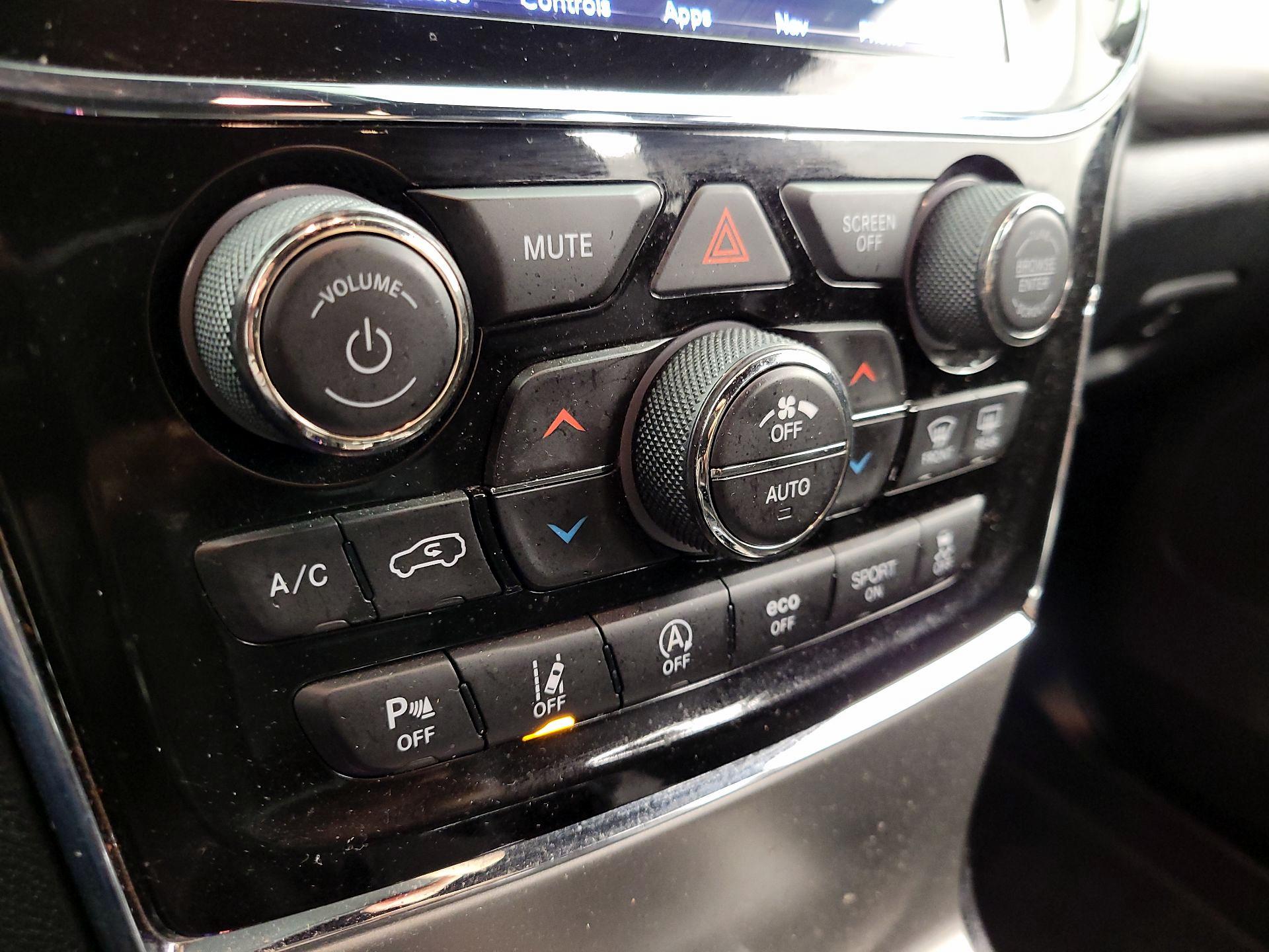 Thumbnail: 2021 Jeep Grand Cherokee - 17