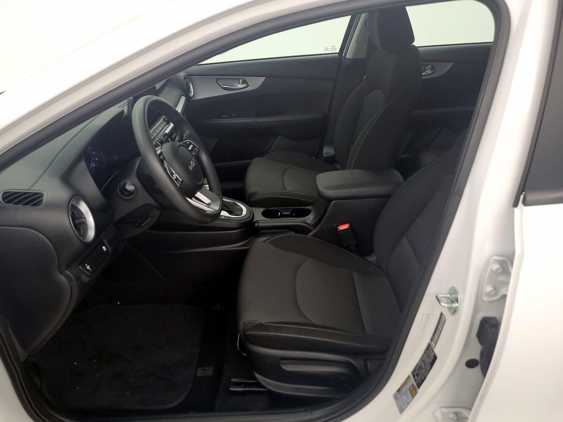 Thumbnail: 2024 Kia Forte - 11