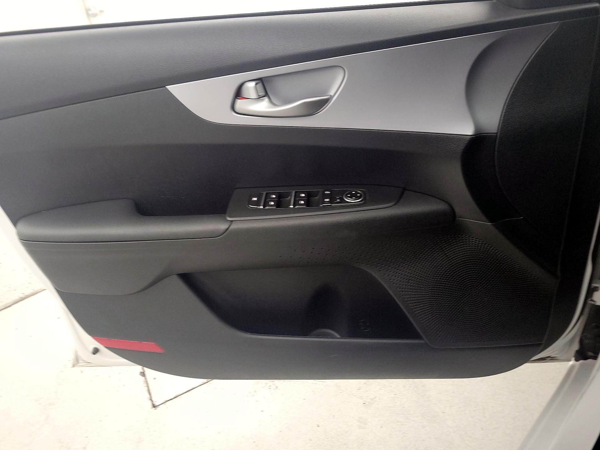 Thumbnail: 2024 Kia Forte - 12