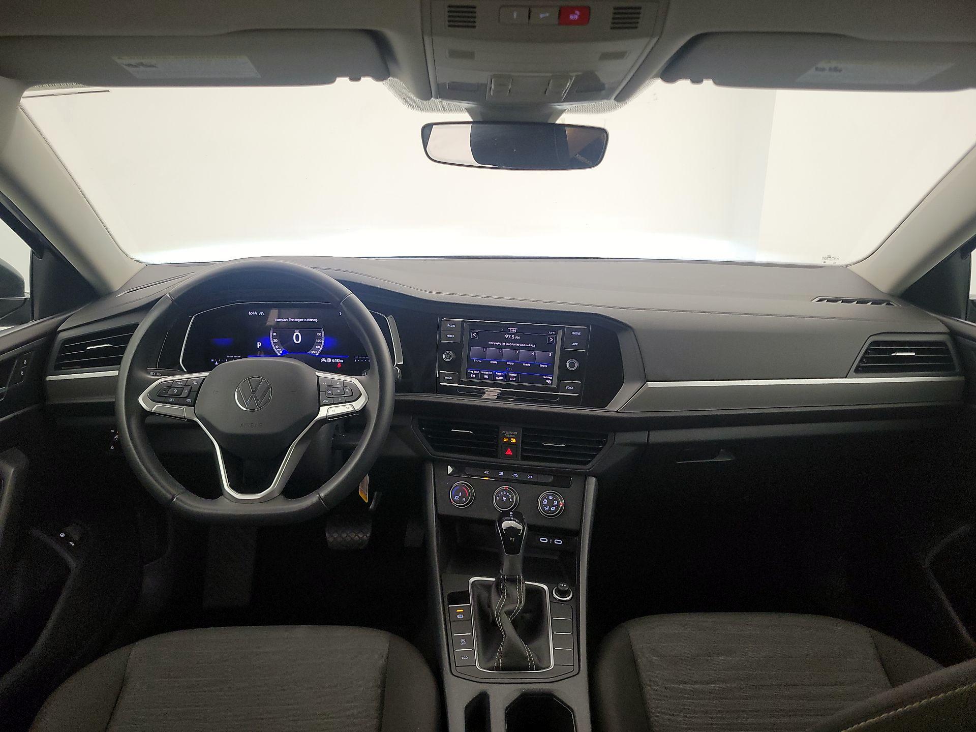 Thumbnail: 2024 Volkswagen Jetta - 9