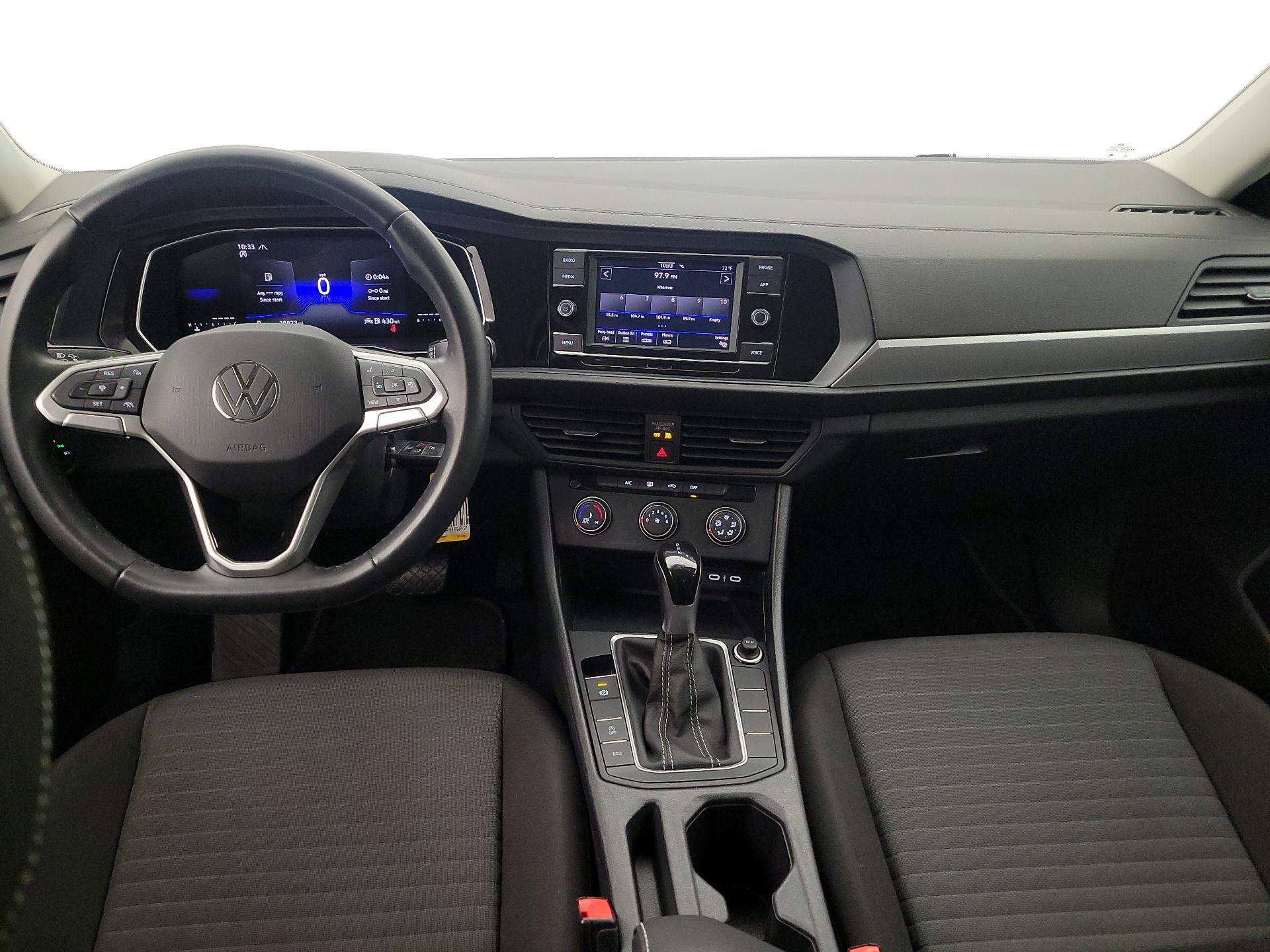 Thumbnail: 2024 Volkswagen Jetta - 9