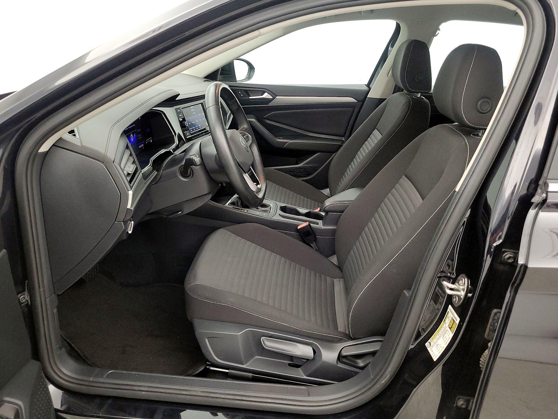 Thumbnail: 2024 Volkswagen Jetta - 11