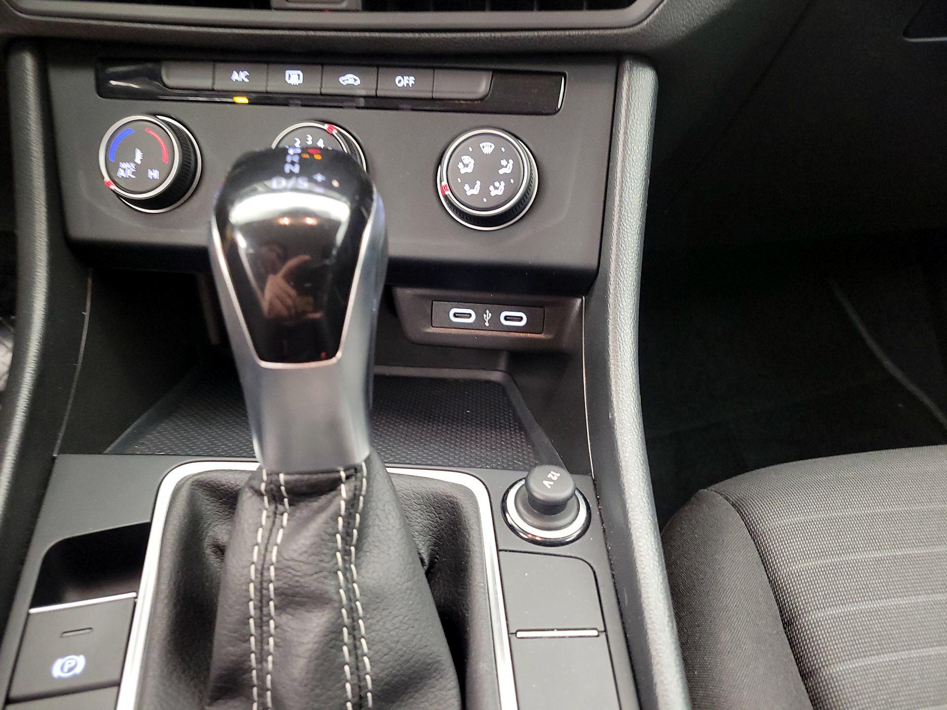 Thumbnail: 2024 Volkswagen Jetta - 18