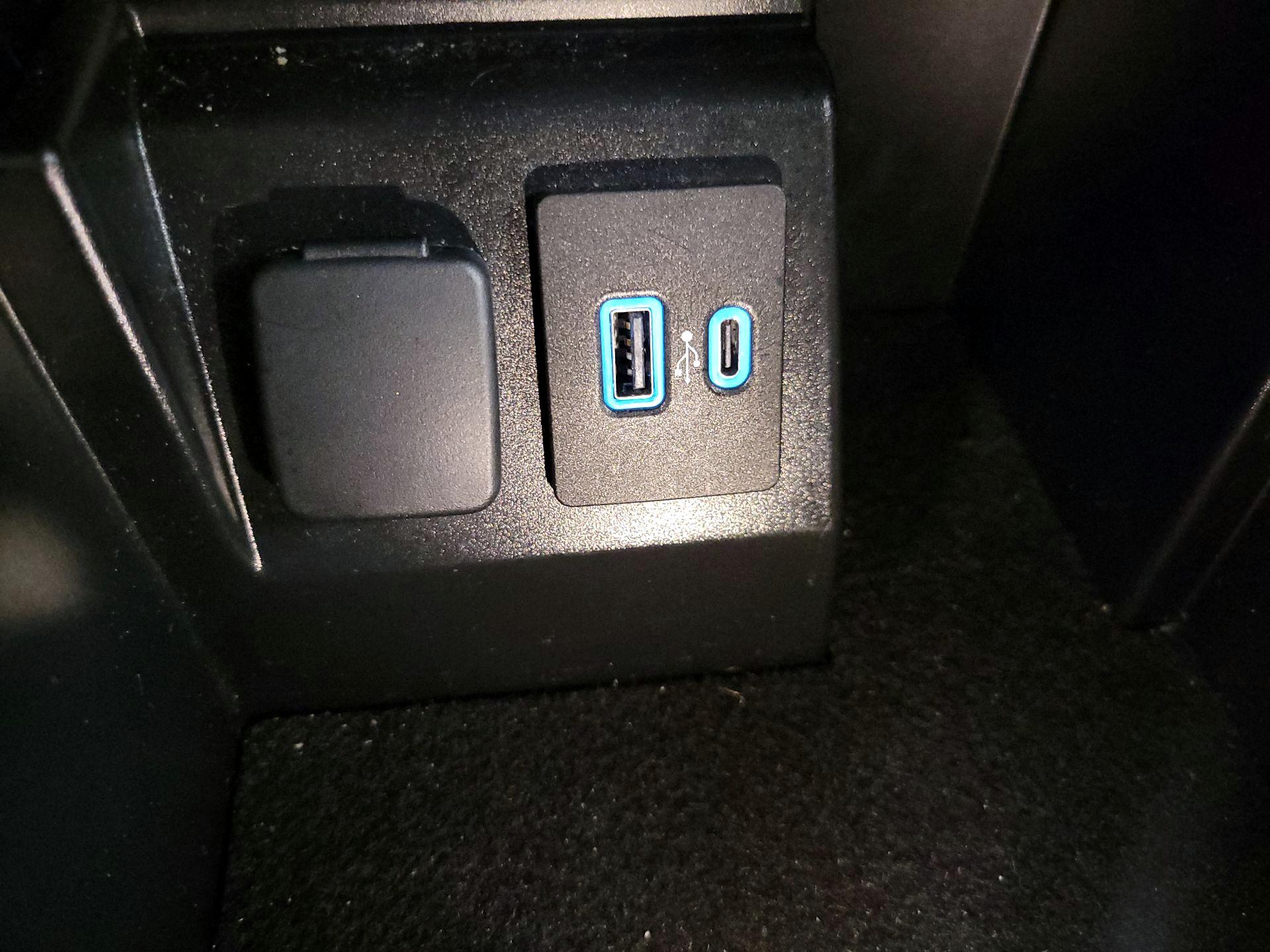 Thumbnail: 2023 Ford Explorer - 18