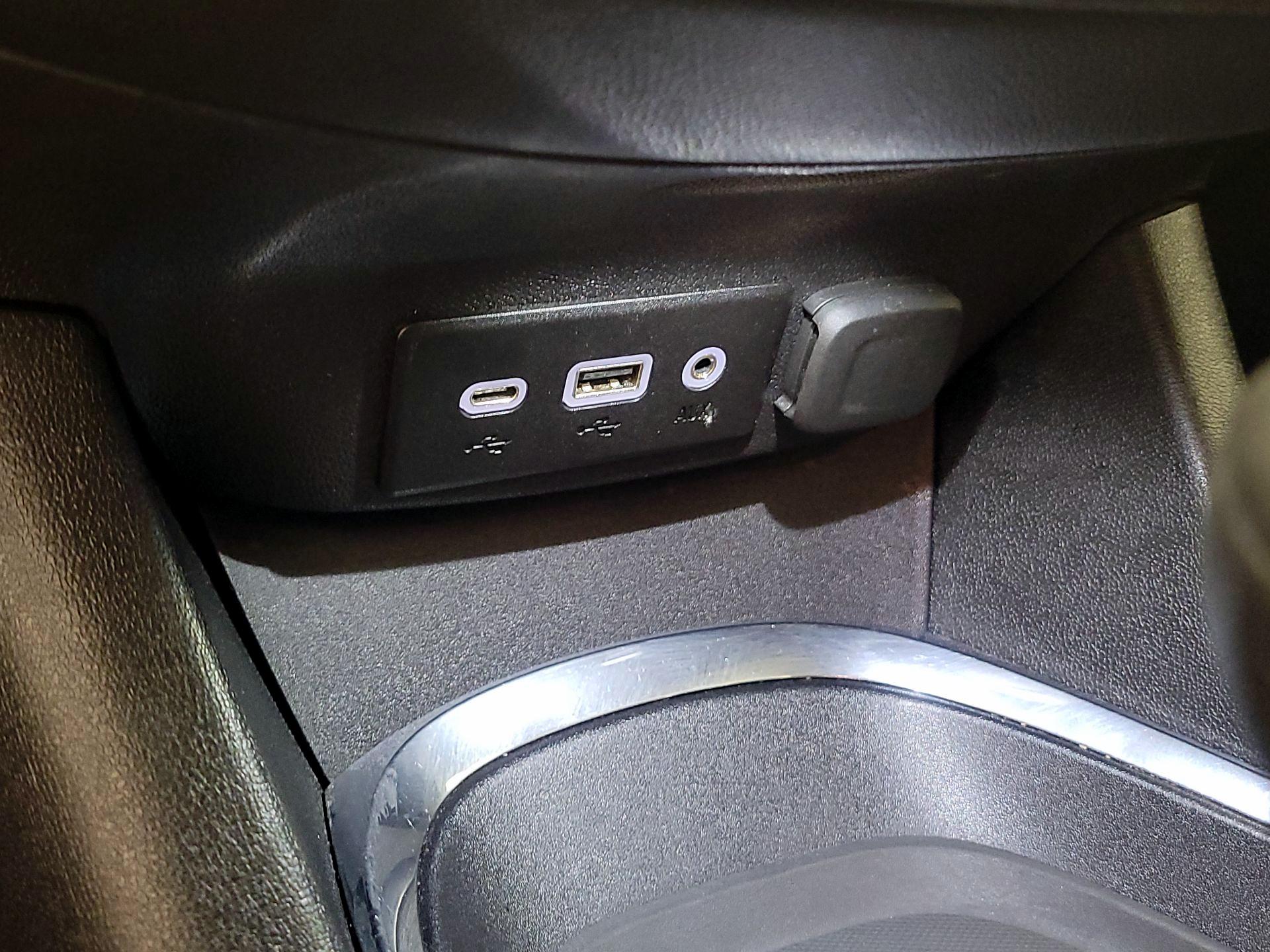 Thumbnail: 2023 Chevrolet Malibu - 18