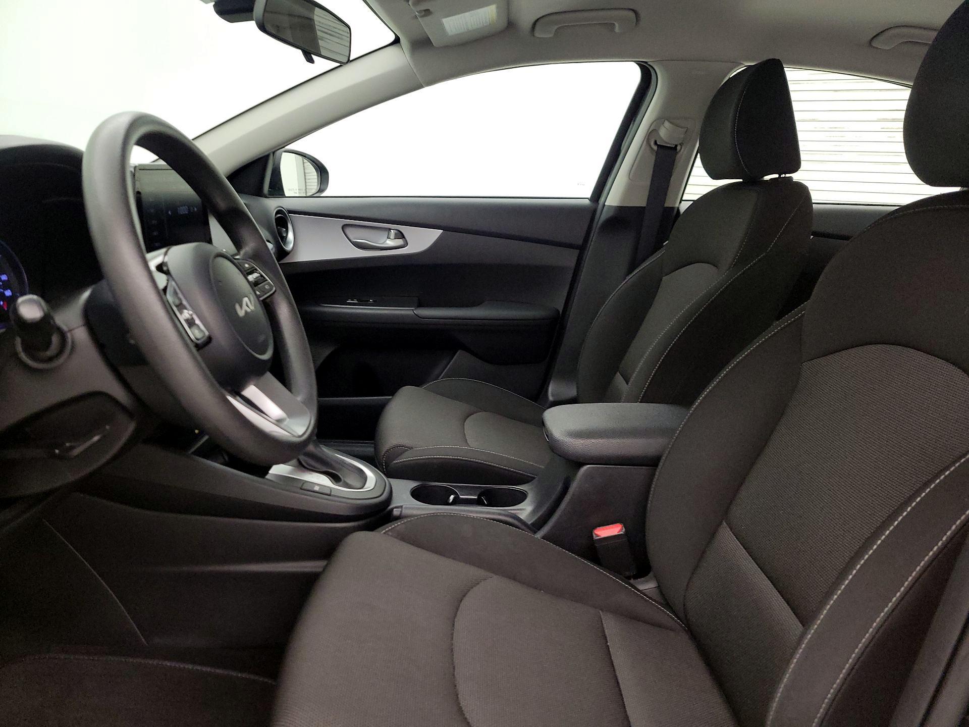 Thumbnail: 2024 Kia Forte - 11