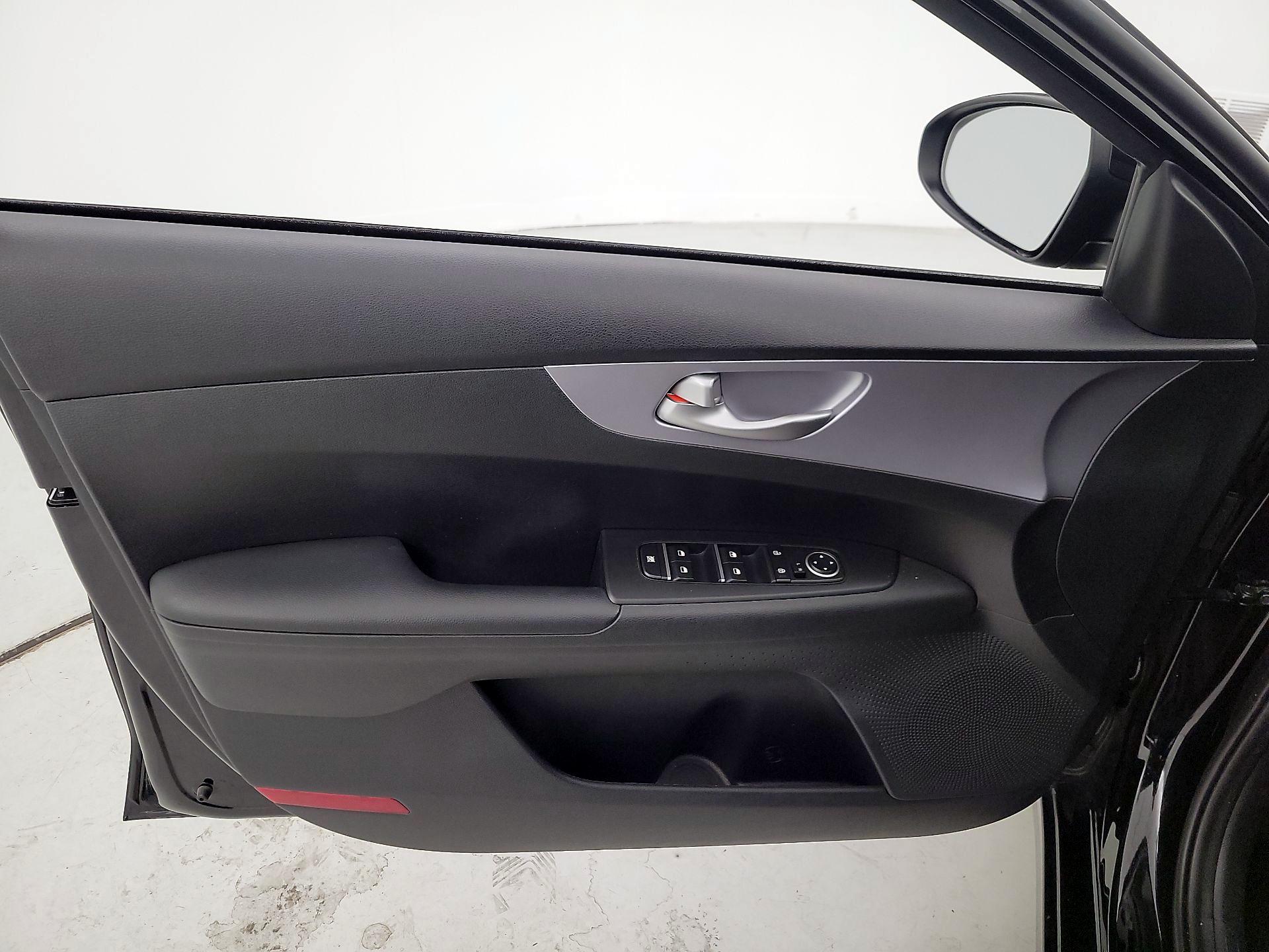 Thumbnail: 2024 Kia Forte - 12