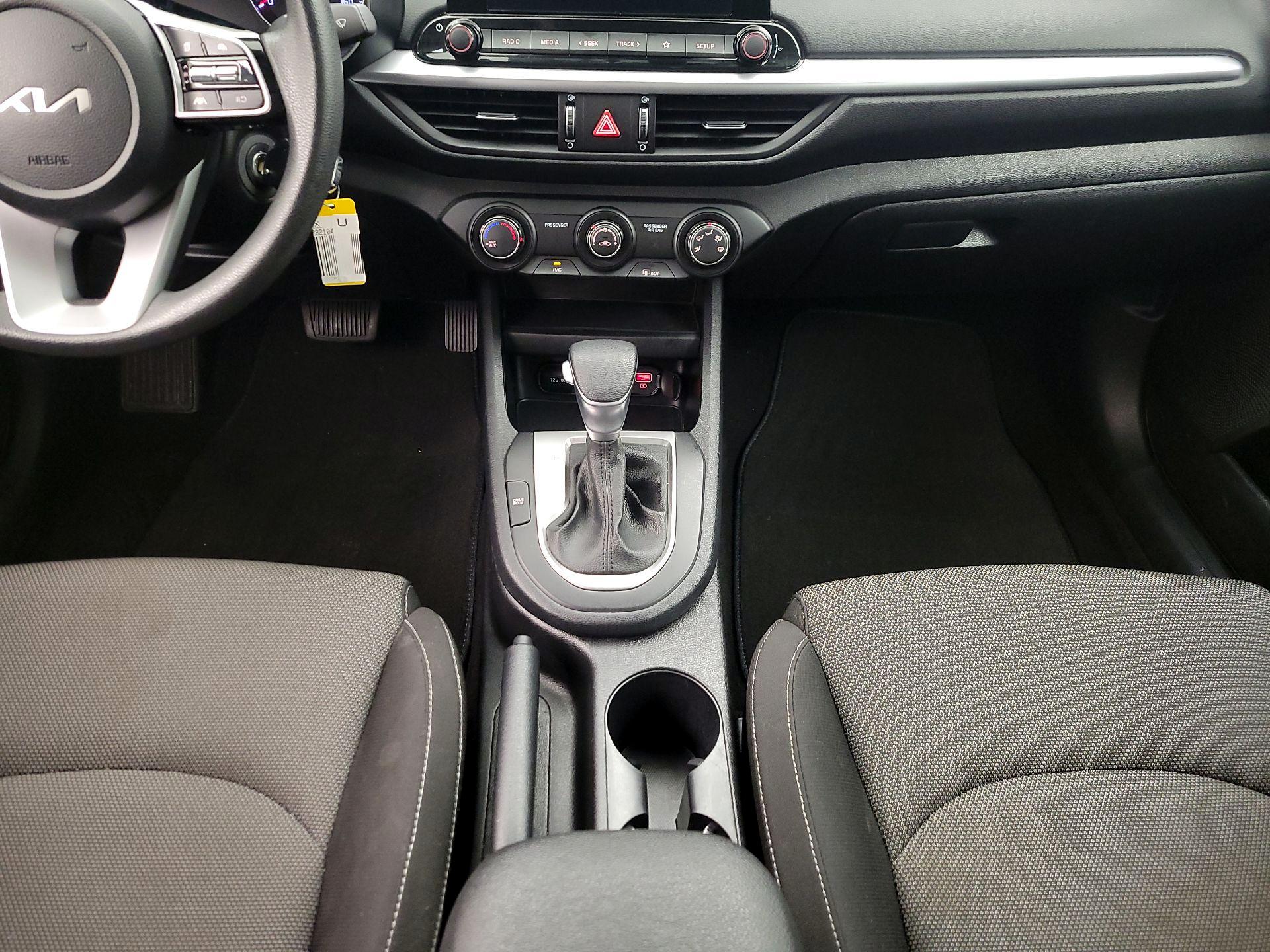 Thumbnail: 2024 Kia Forte - 17