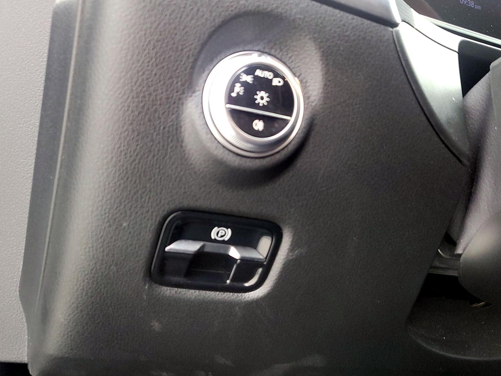 Thumbnail: 2024 Mercedes-Benz C-Class - 13