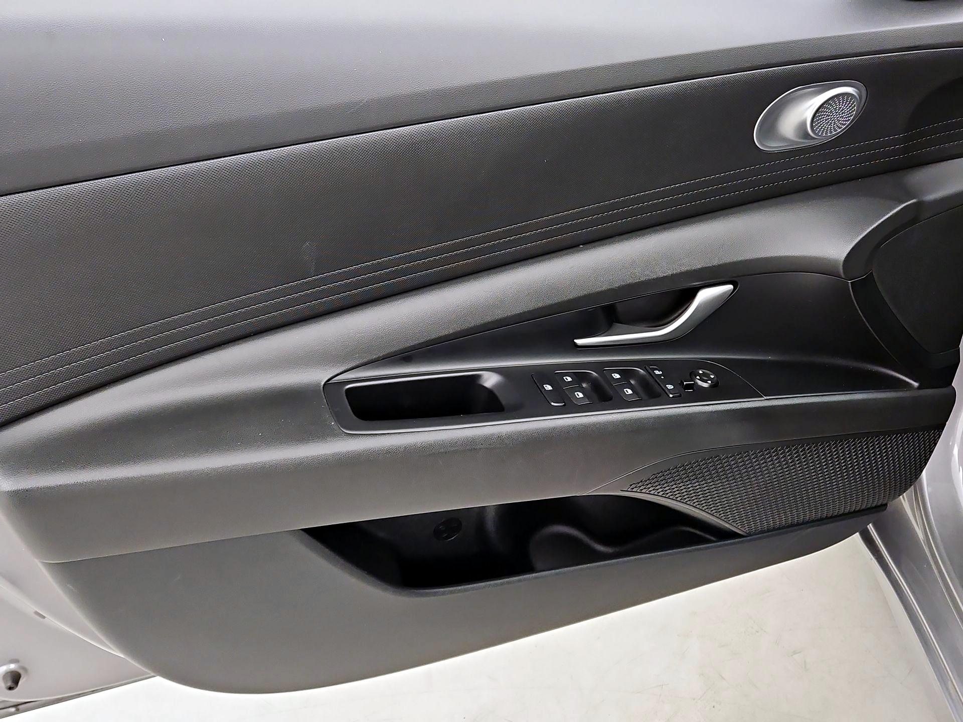 Thumbnail: 2024 Hyundai Elantra - 12