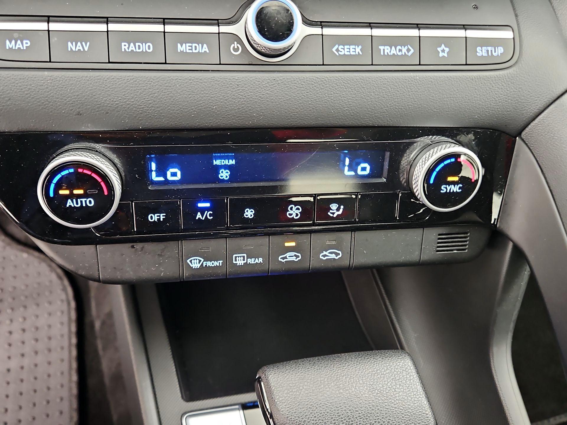 Thumbnail: 2024 Hyundai Elantra - 17