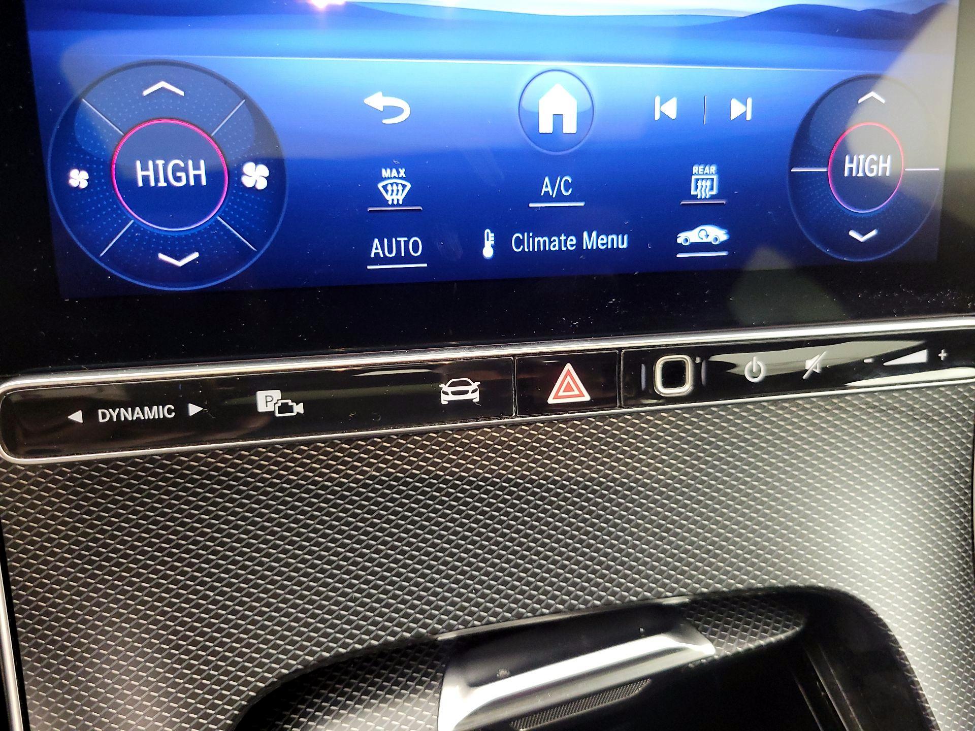 Thumbnail: 2024 Mercedes-Benz C-Class - 16