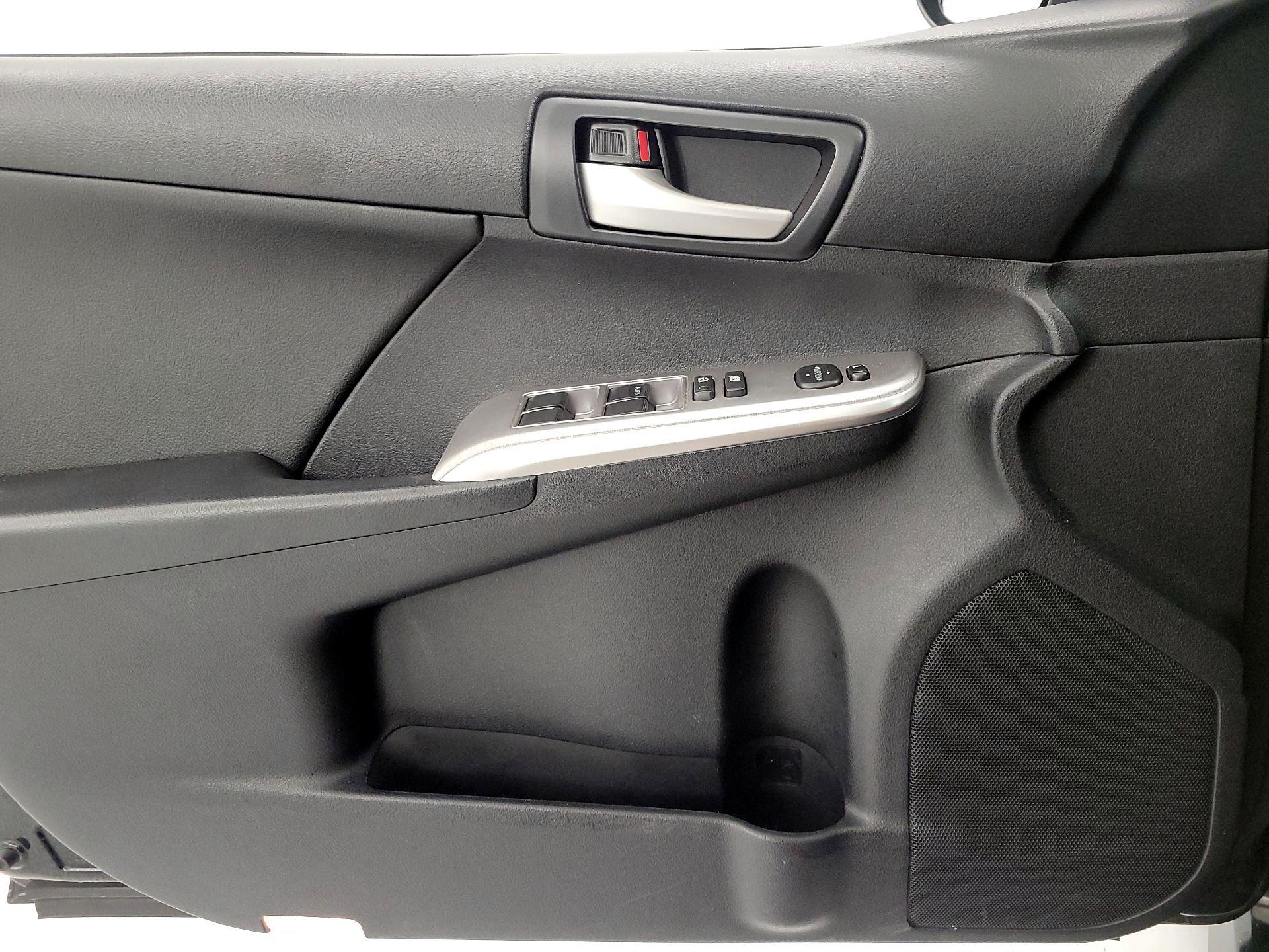 Thumbnail: 2014 Toyota Camry - 12