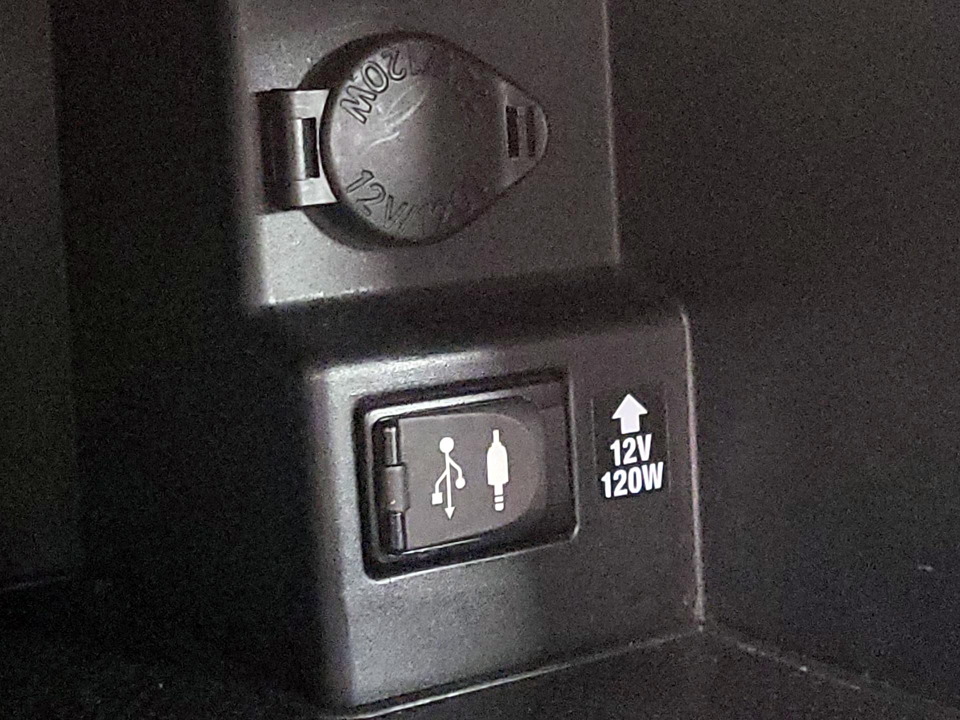 Thumbnail: 2014 Toyota Camry - 18