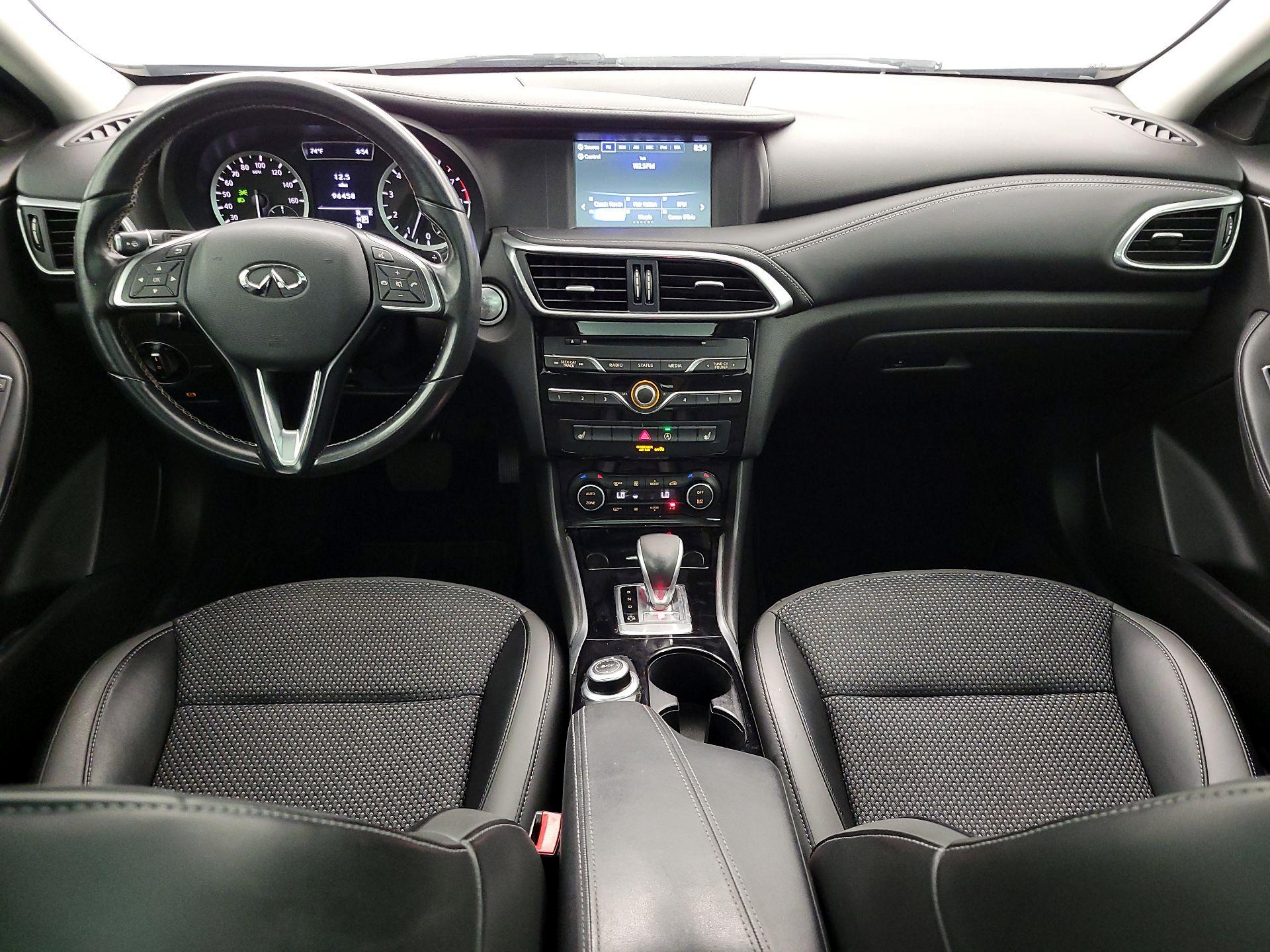 Thumbnail: 2018 INFINITI QX30 - 9