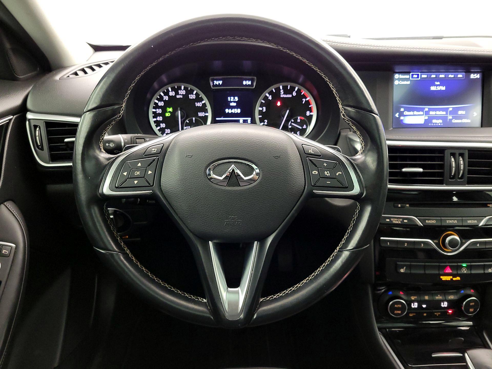 Thumbnail: 2018 INFINITI QX30 - 10