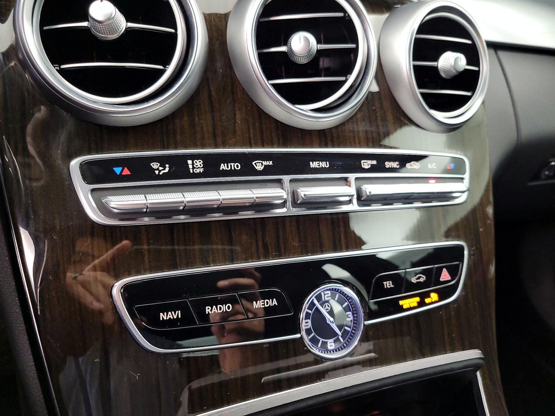 Thumbnail: 2021 Mercedes-Benz C-Class - 17