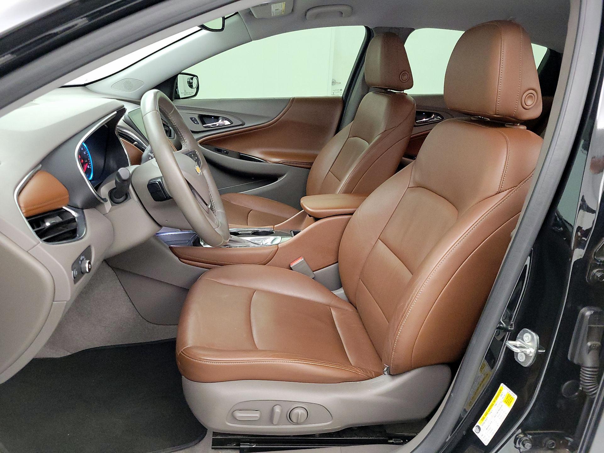 Thumbnail: 2016 Chevrolet Malibu - 11