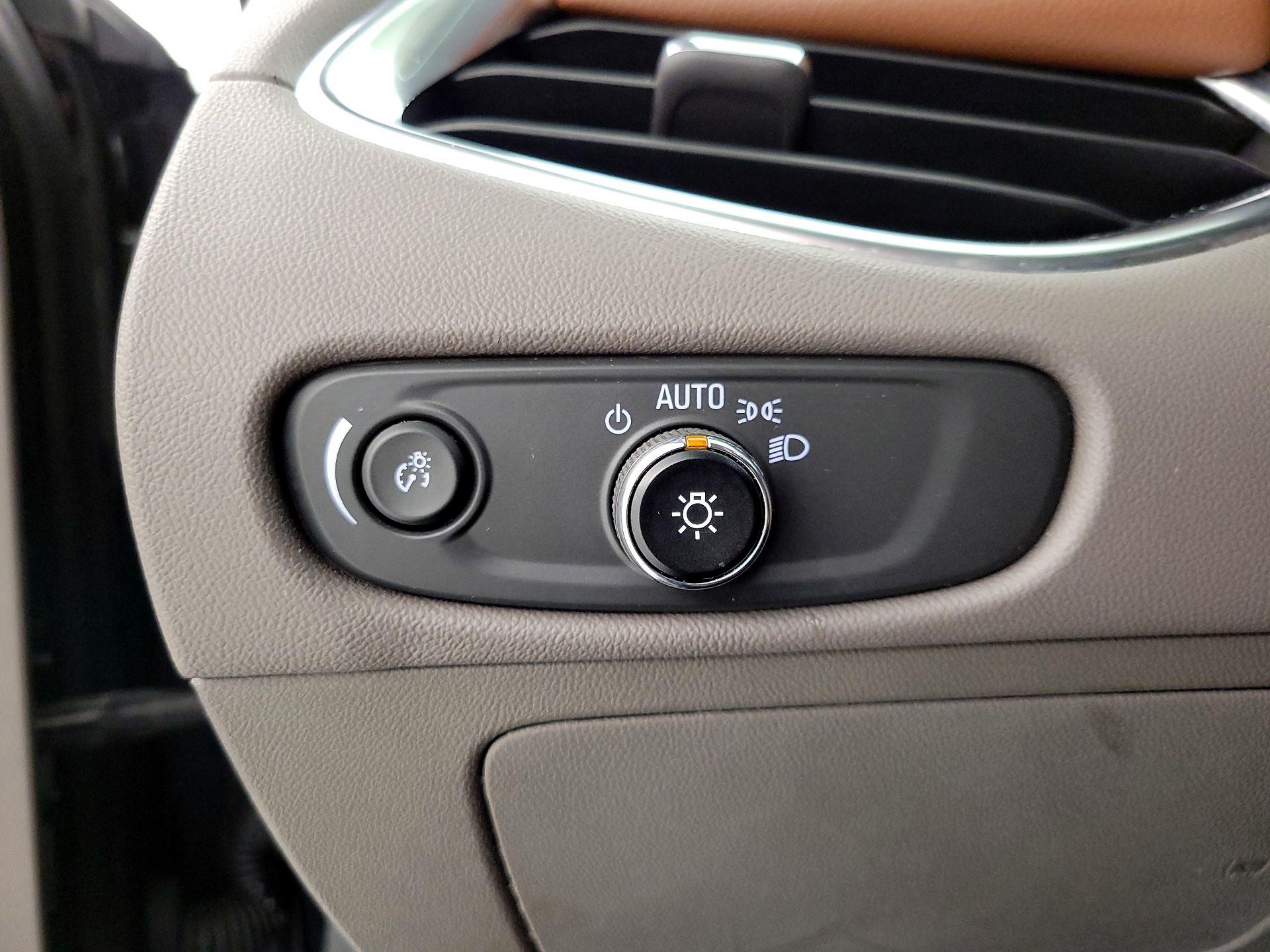 Thumbnail: 2016 Chevrolet Malibu - 13