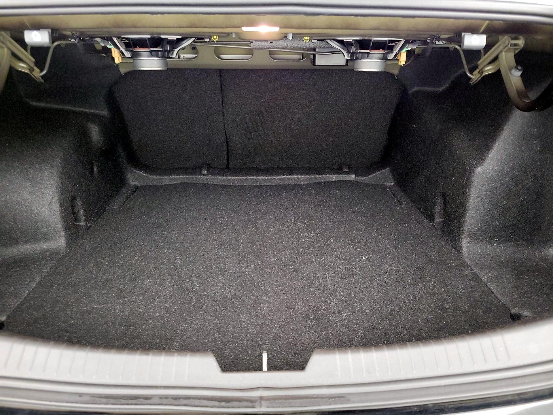 Thumbnail: 2016 Chevrolet Malibu - 20