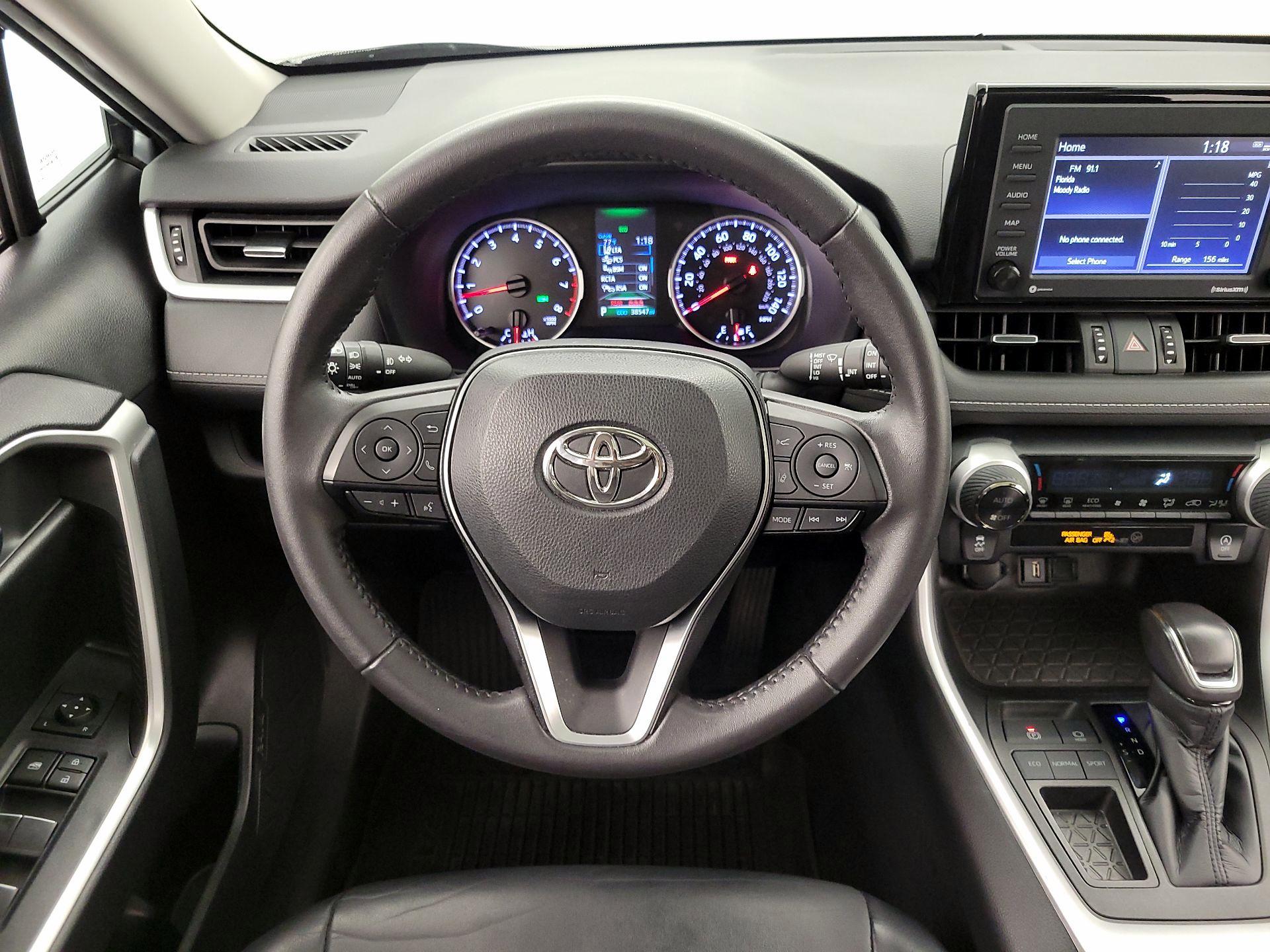 Thumbnail: 2022 Toyota RAV4 - 10