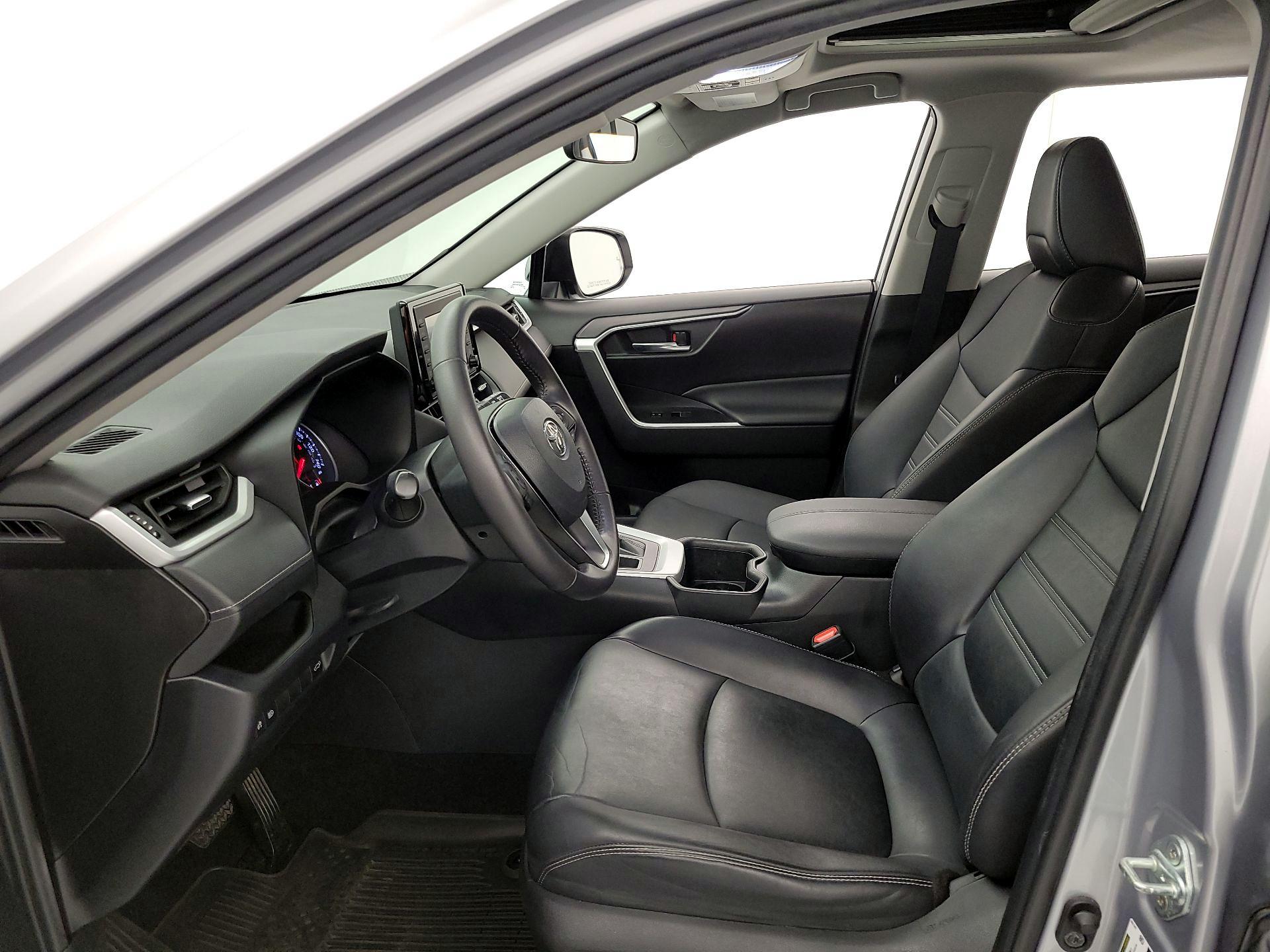 Thumbnail: 2022 Toyota RAV4 - 11