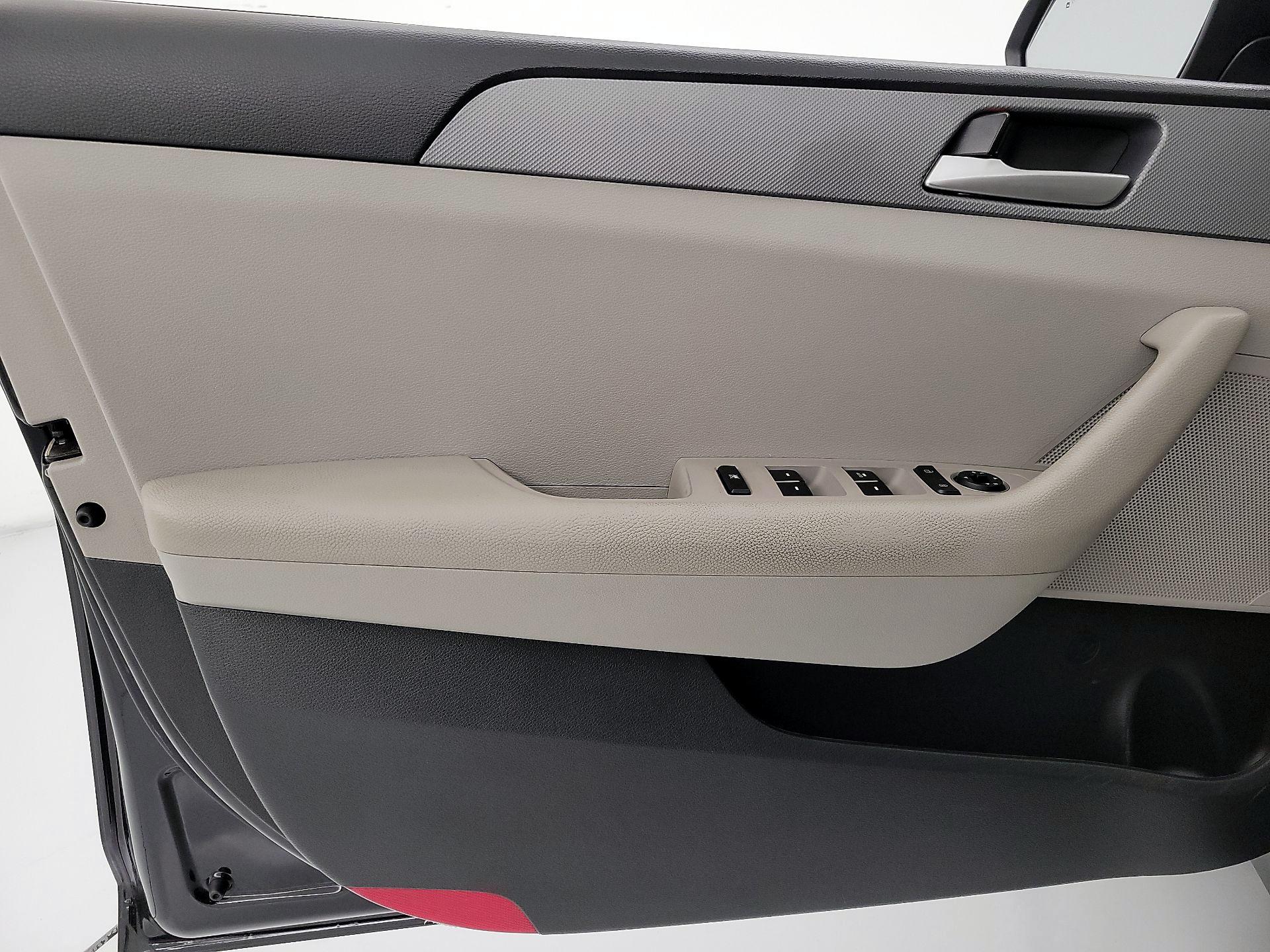 Thumbnail: 2019 Hyundai Sonata - 12
