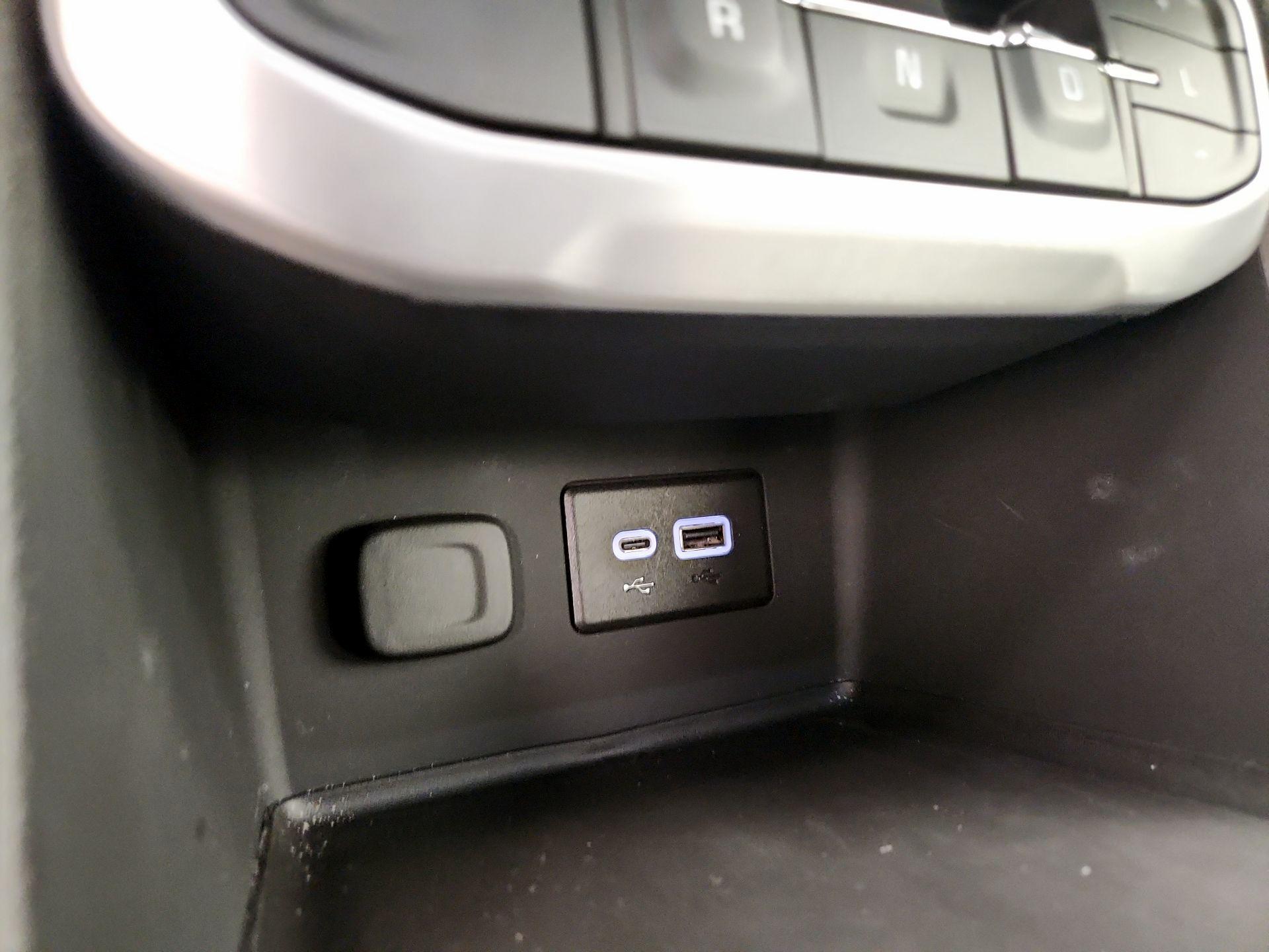 Thumbnail: 2023 GMC Acadia - 18