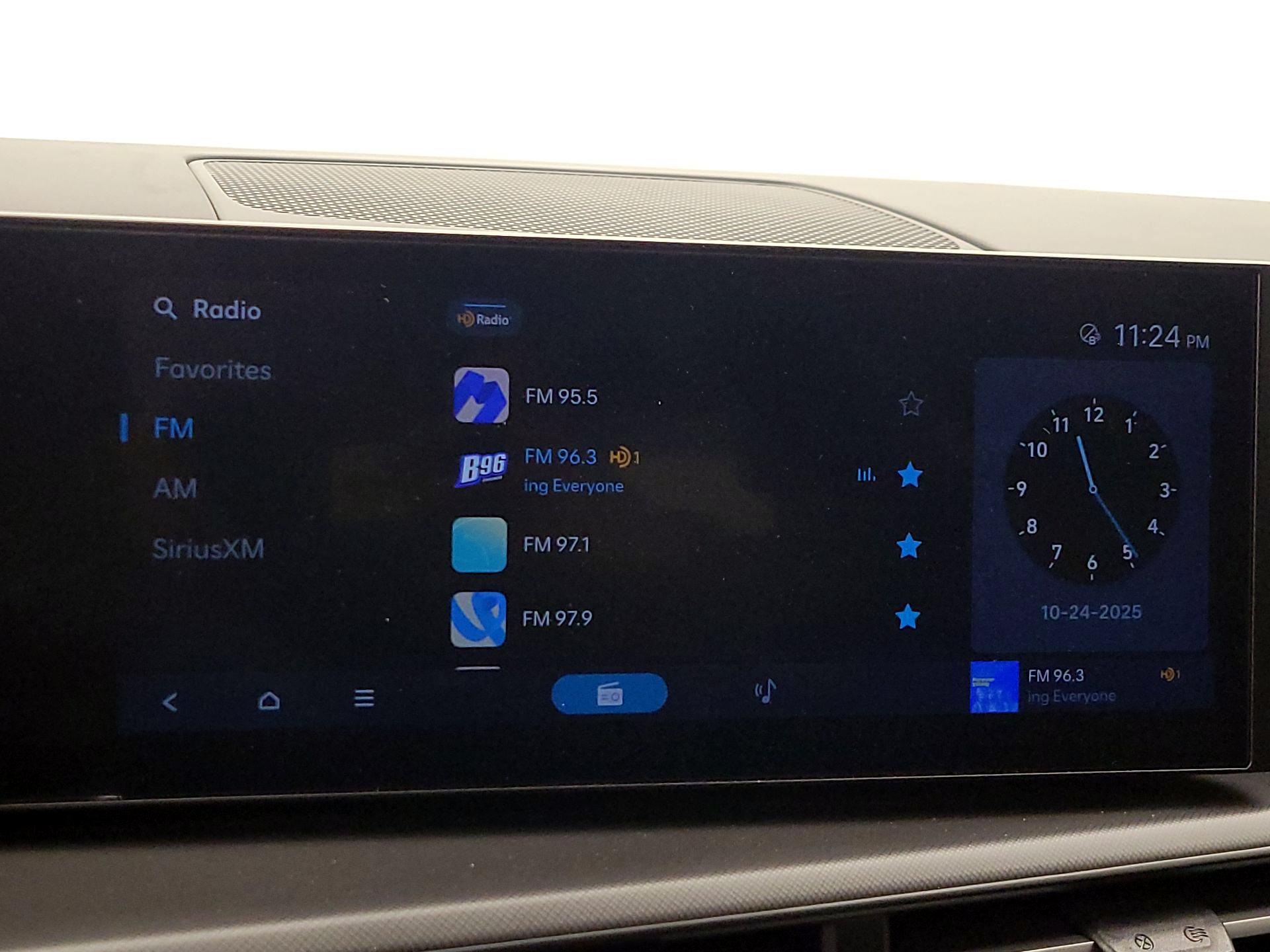 Thumbnail: 2024 Hyundai Santa Fe - 15