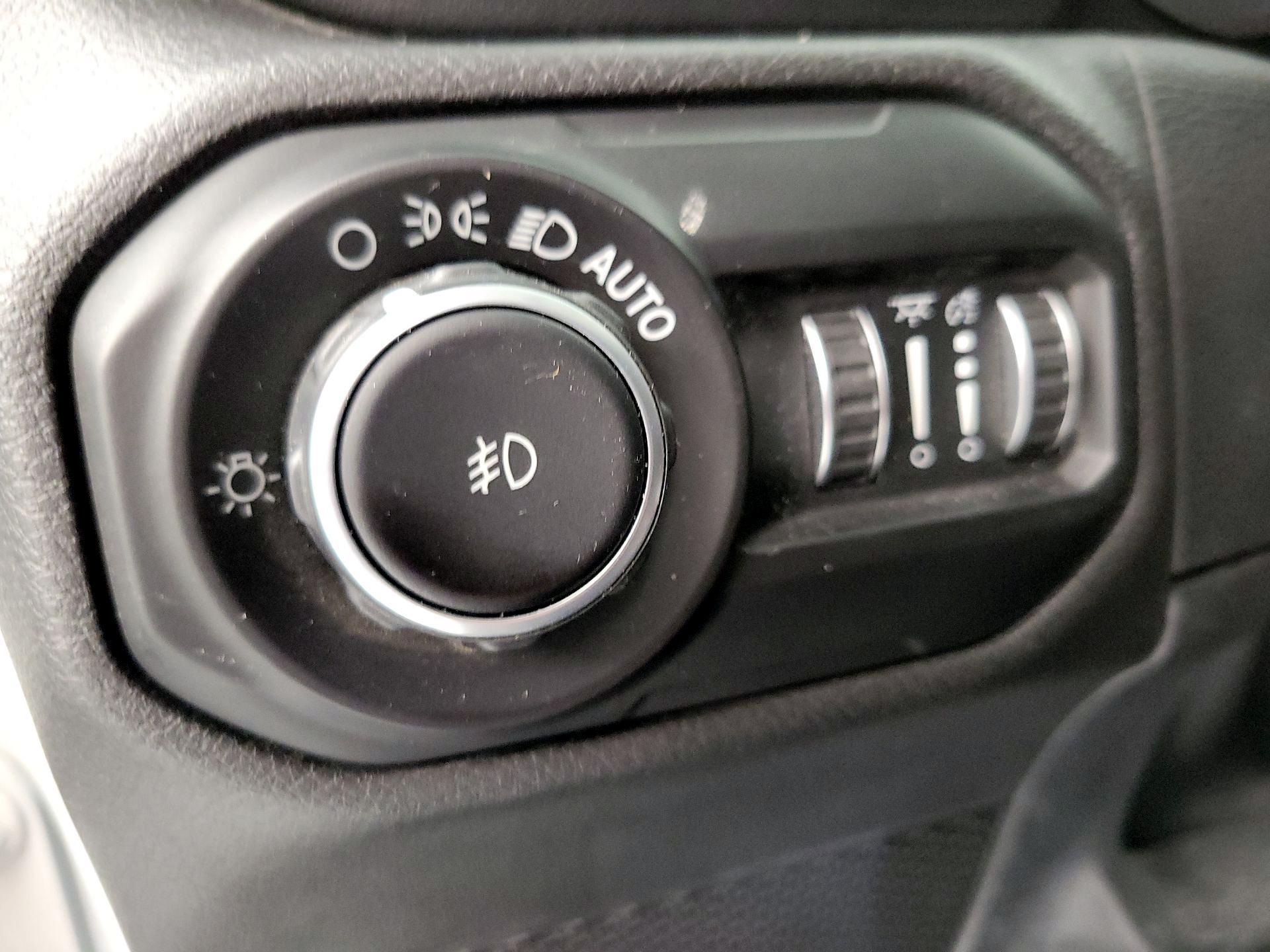 Thumbnail: 2019 Jeep Wrangler - 13