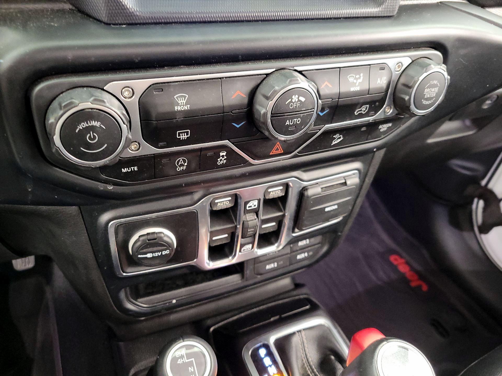 Thumbnail: 2019 Jeep Wrangler - 16
