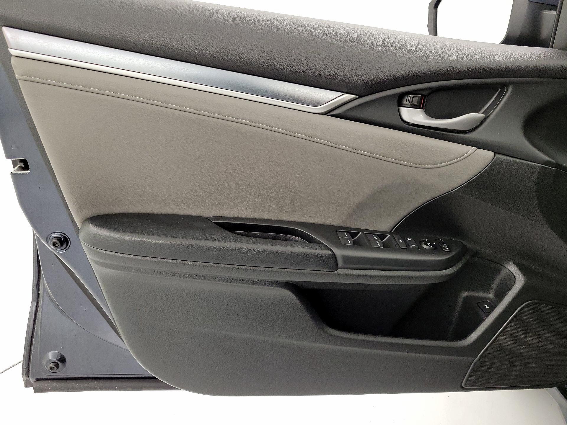 Thumbnail: 2017 Honda Civic - 12