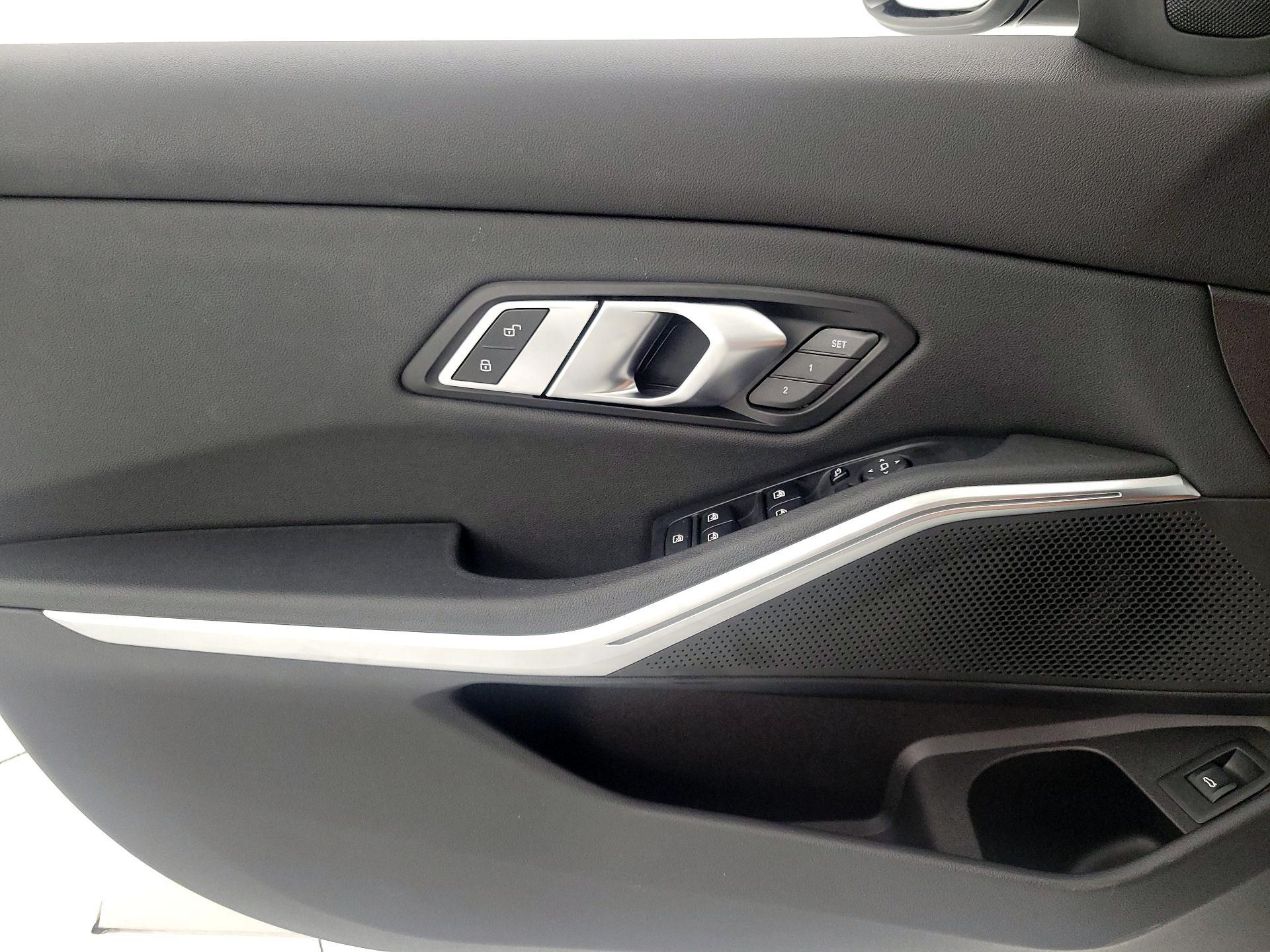 Thumbnail: 2021 BMW 3 Series - 12