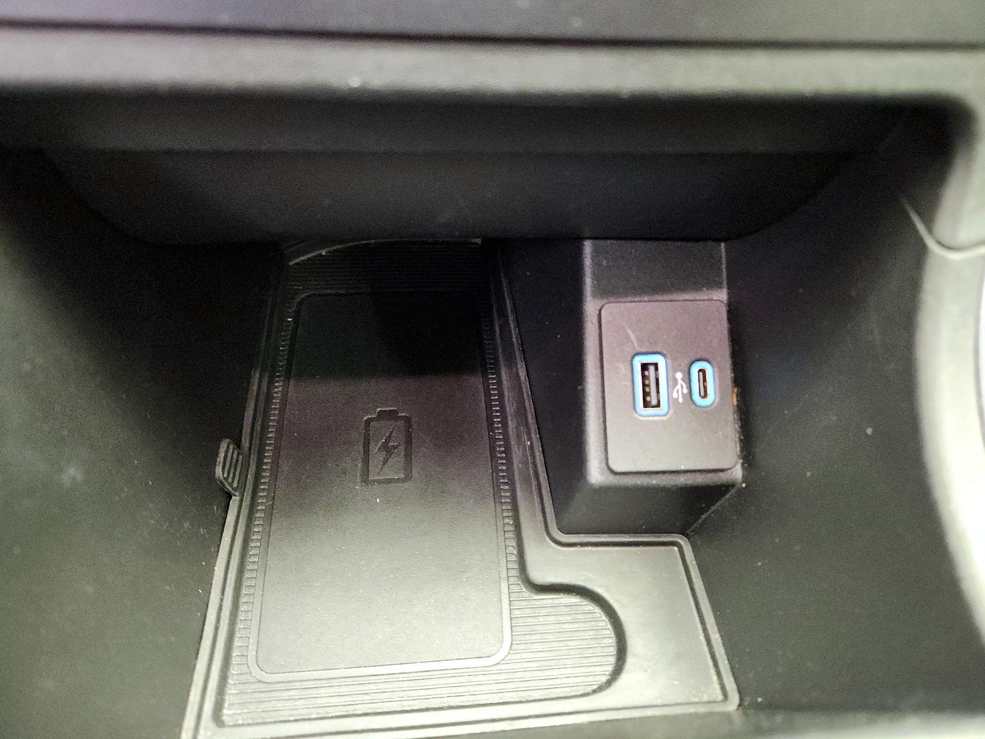 Thumbnail: 2022 Ford Edge - 19