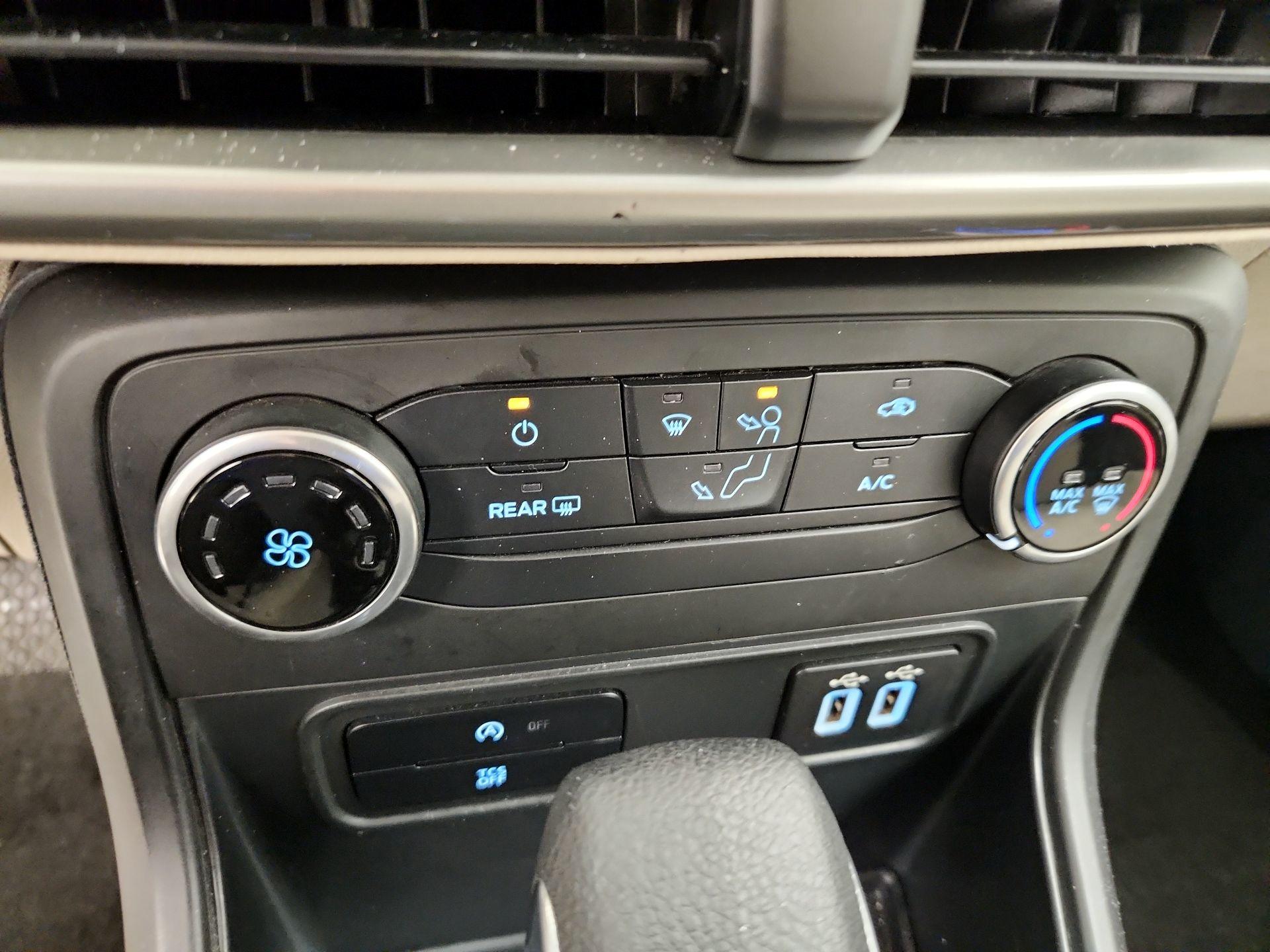 Thumbnail: 2021 Ford EcoSport - 16