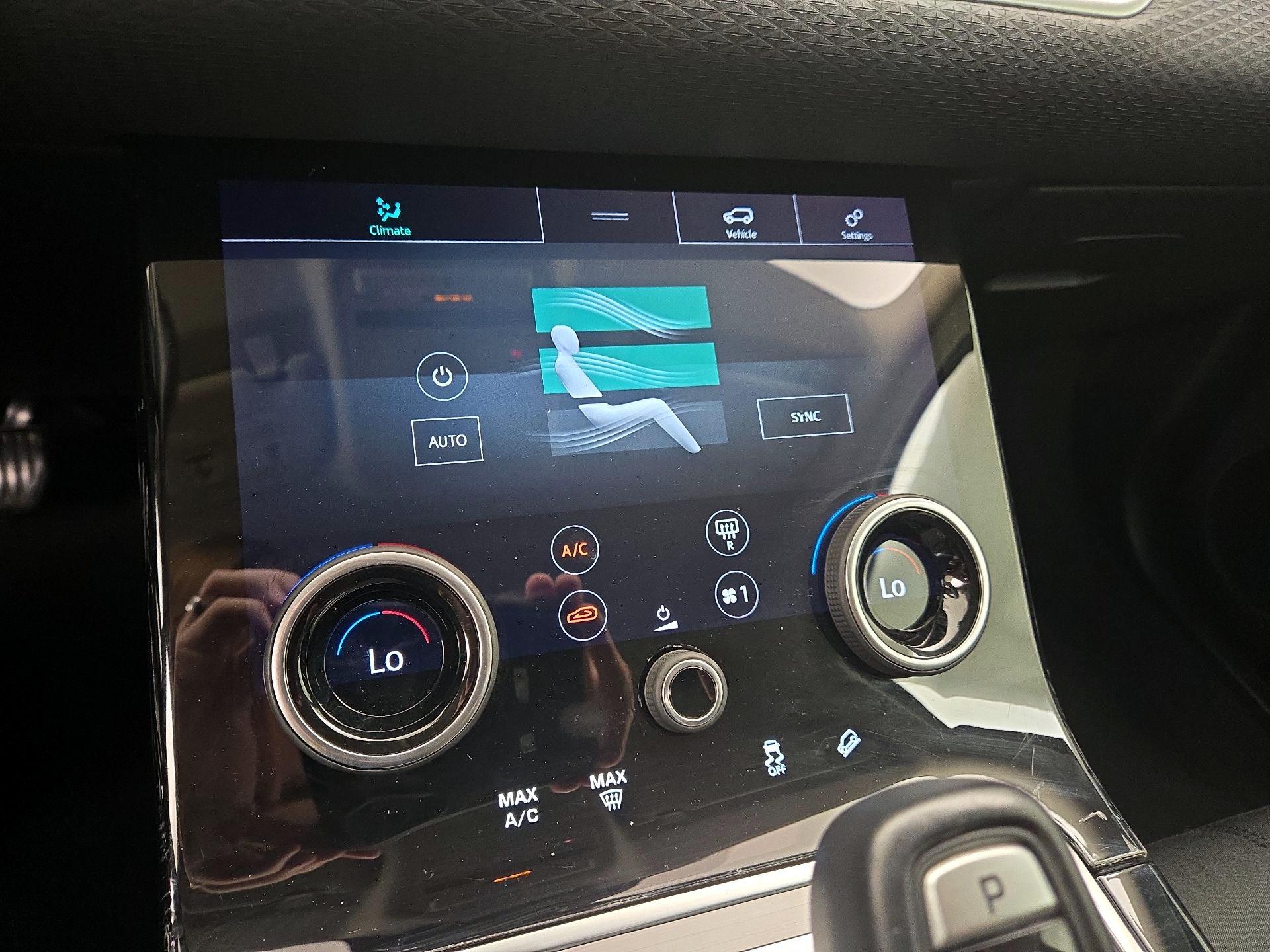 Thumbnail: 2020 Land Rover Range Rover Evoque - 17