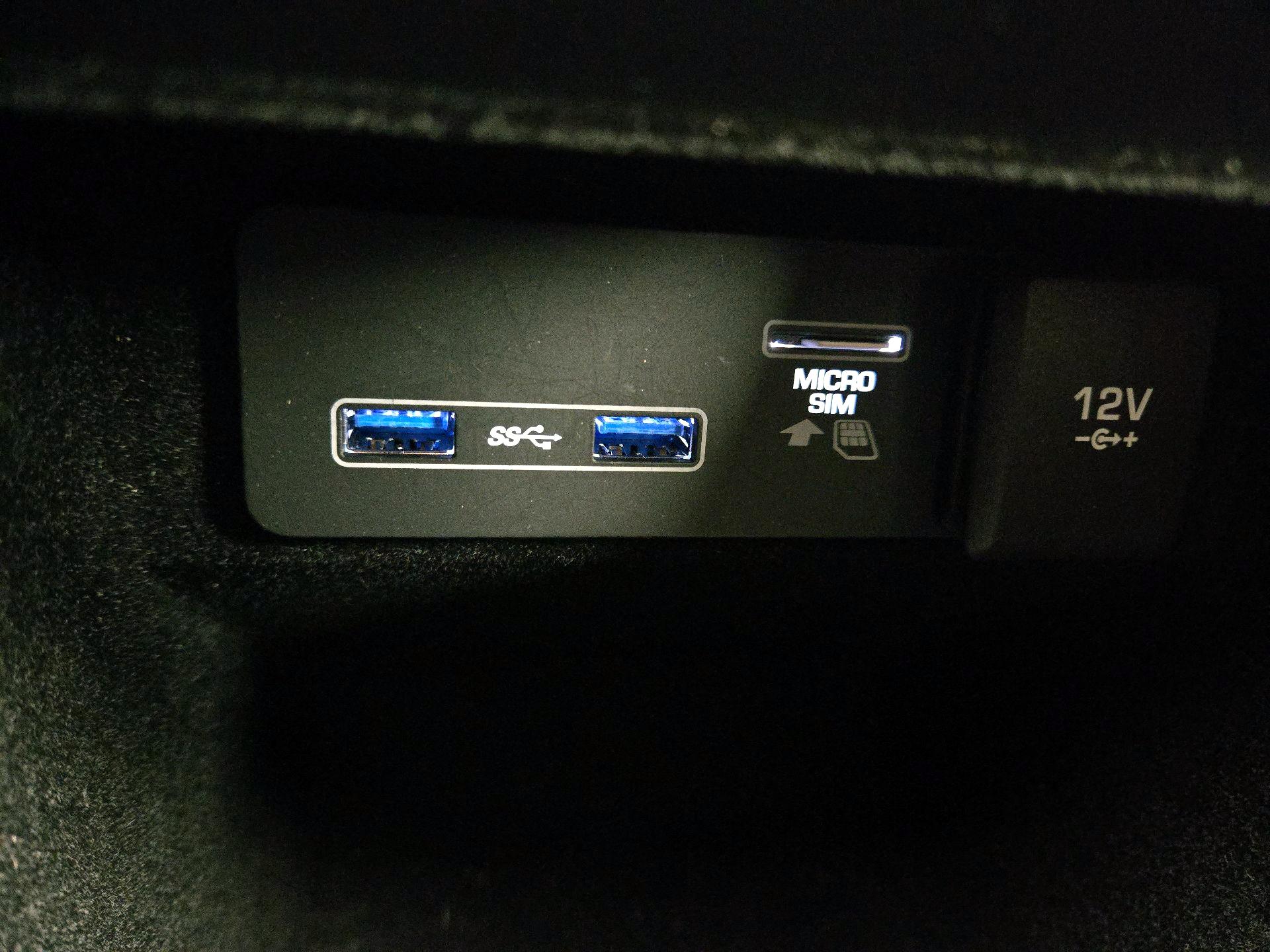 Thumbnail: 2020 Land Rover Range Rover Evoque - 19