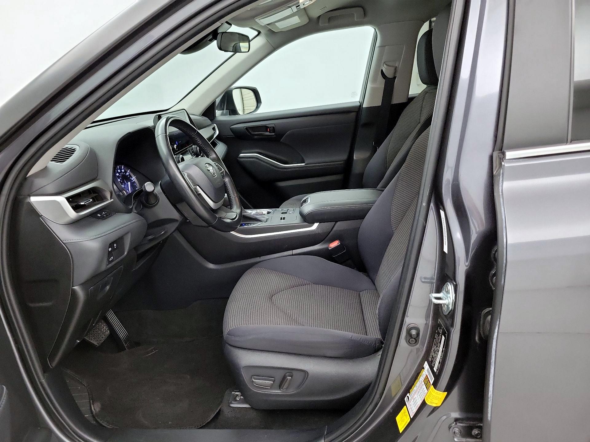 Thumbnail: 2023 Toyota Highlander - 11