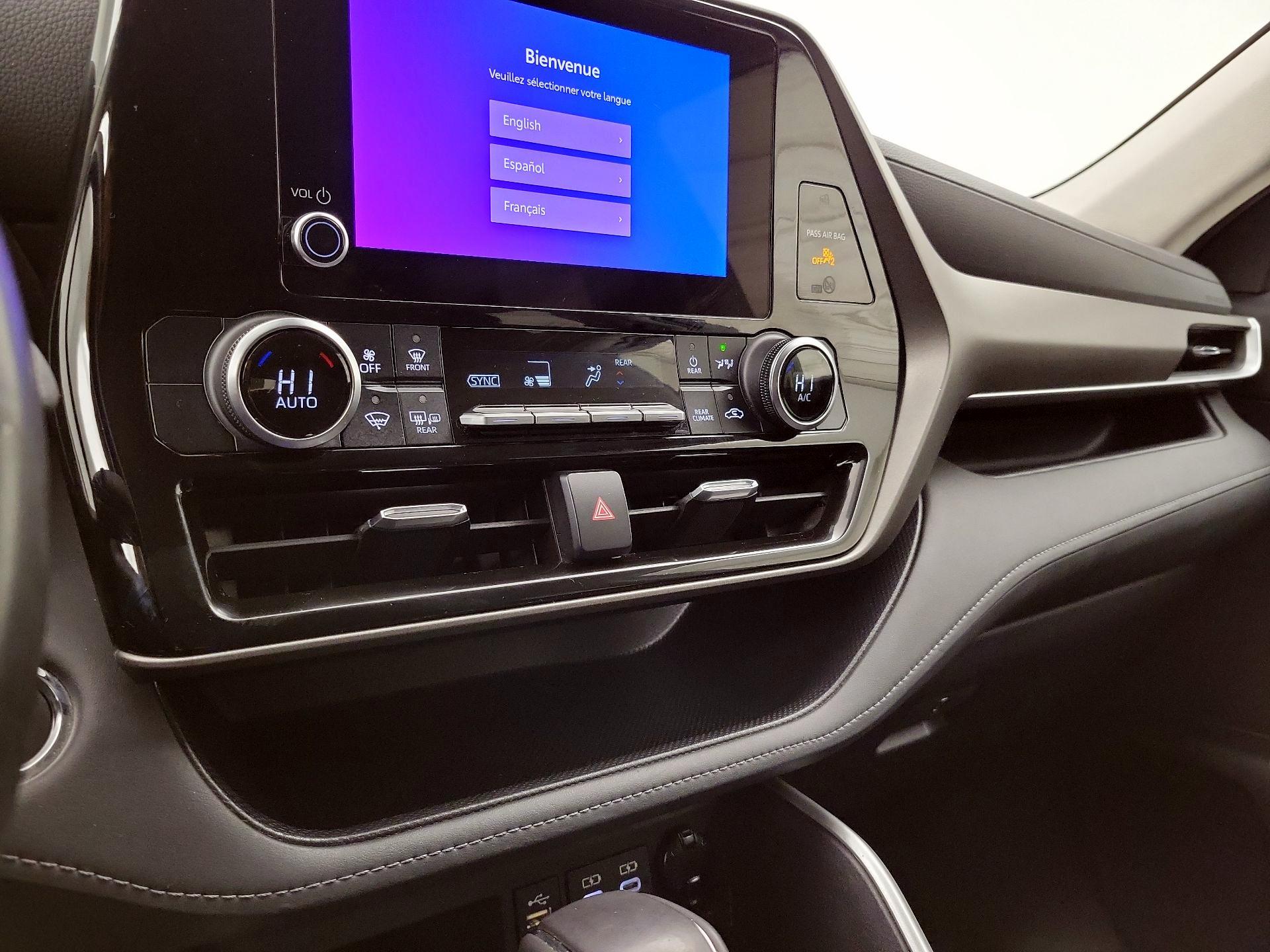 Thumbnail: 2023 Toyota Highlander - 17