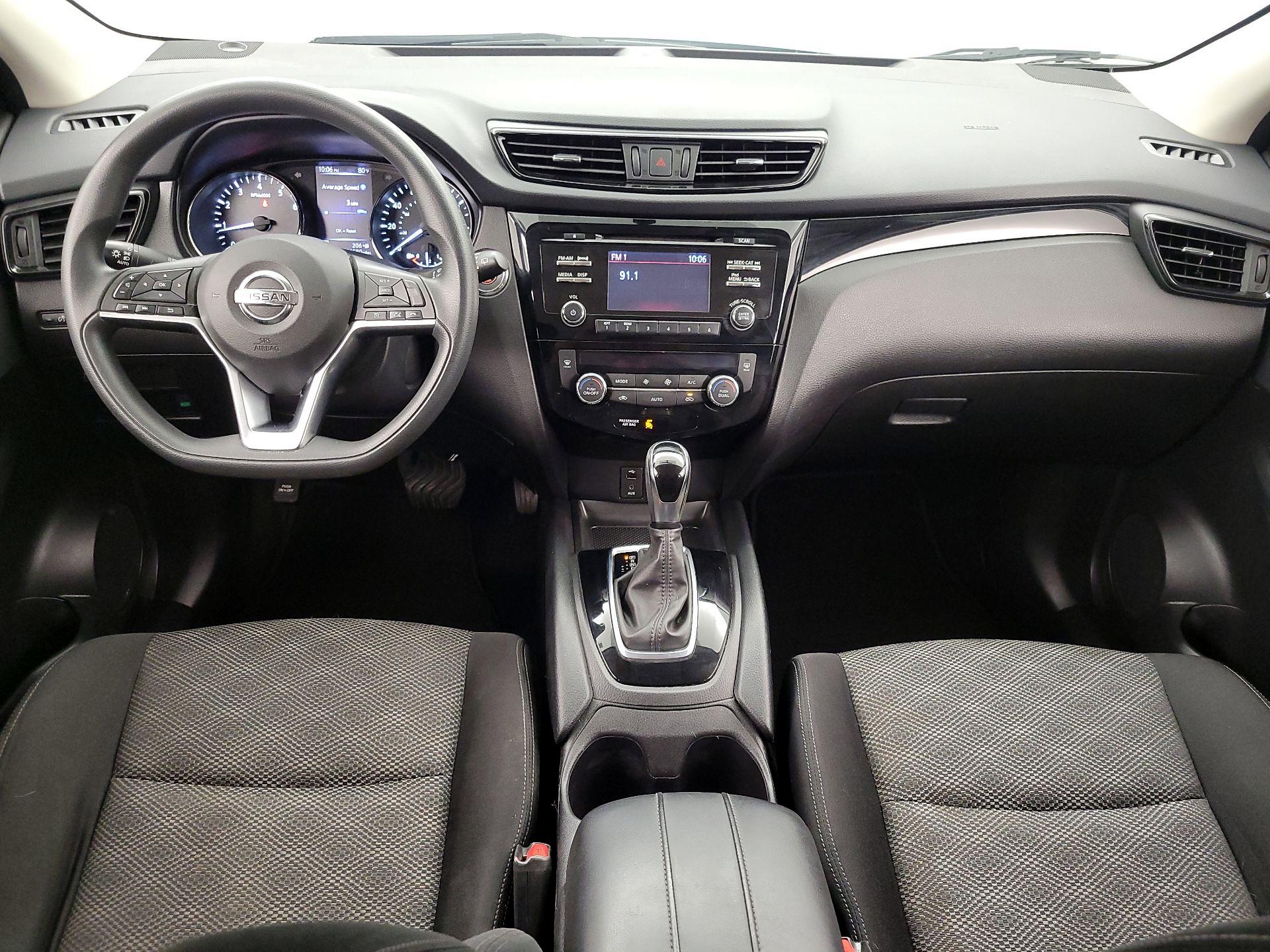 Thumbnail: 2018 Nissan Rogue Sport - 9