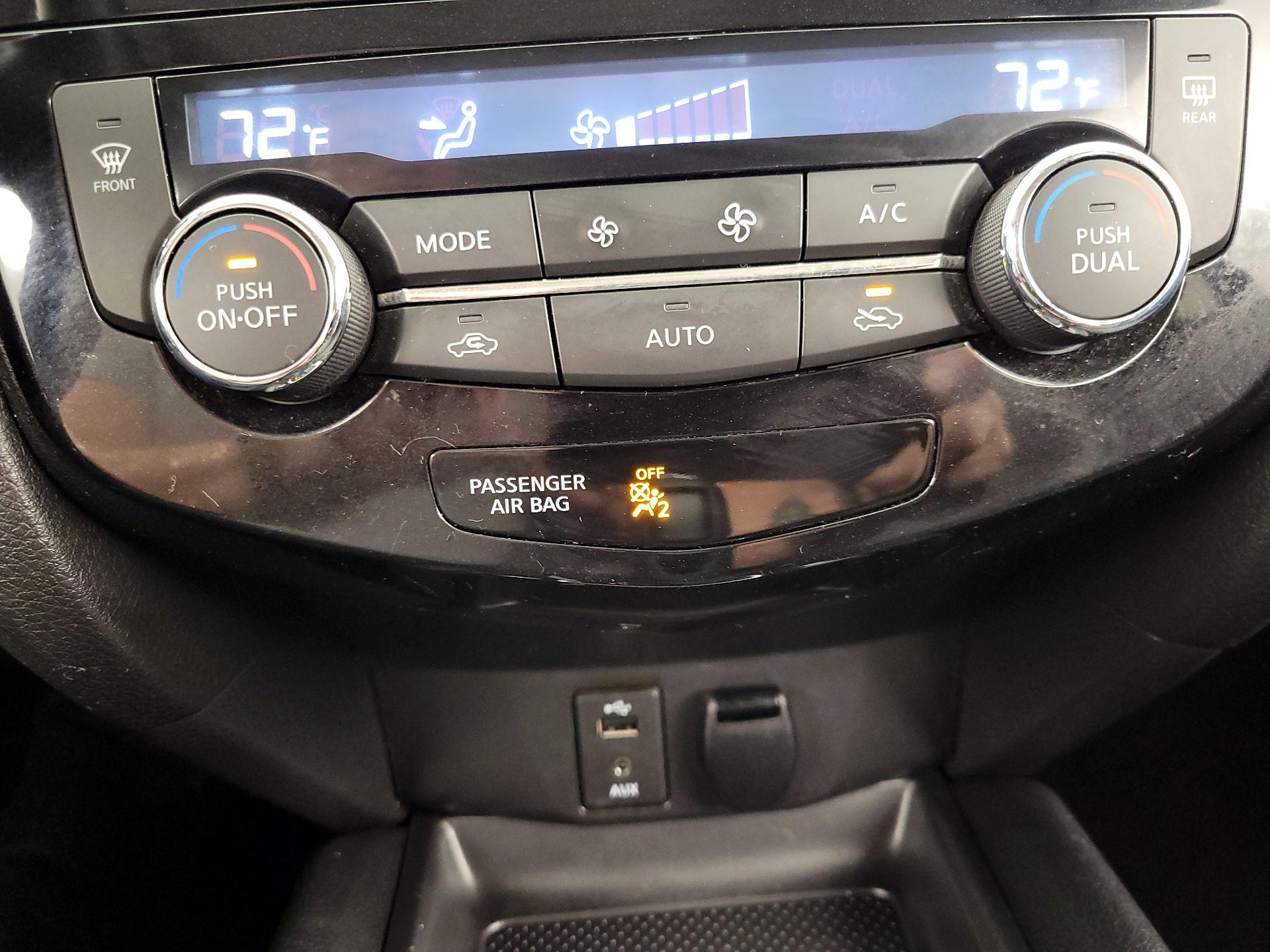 Thumbnail: 2018 Nissan Rogue Sport - 16