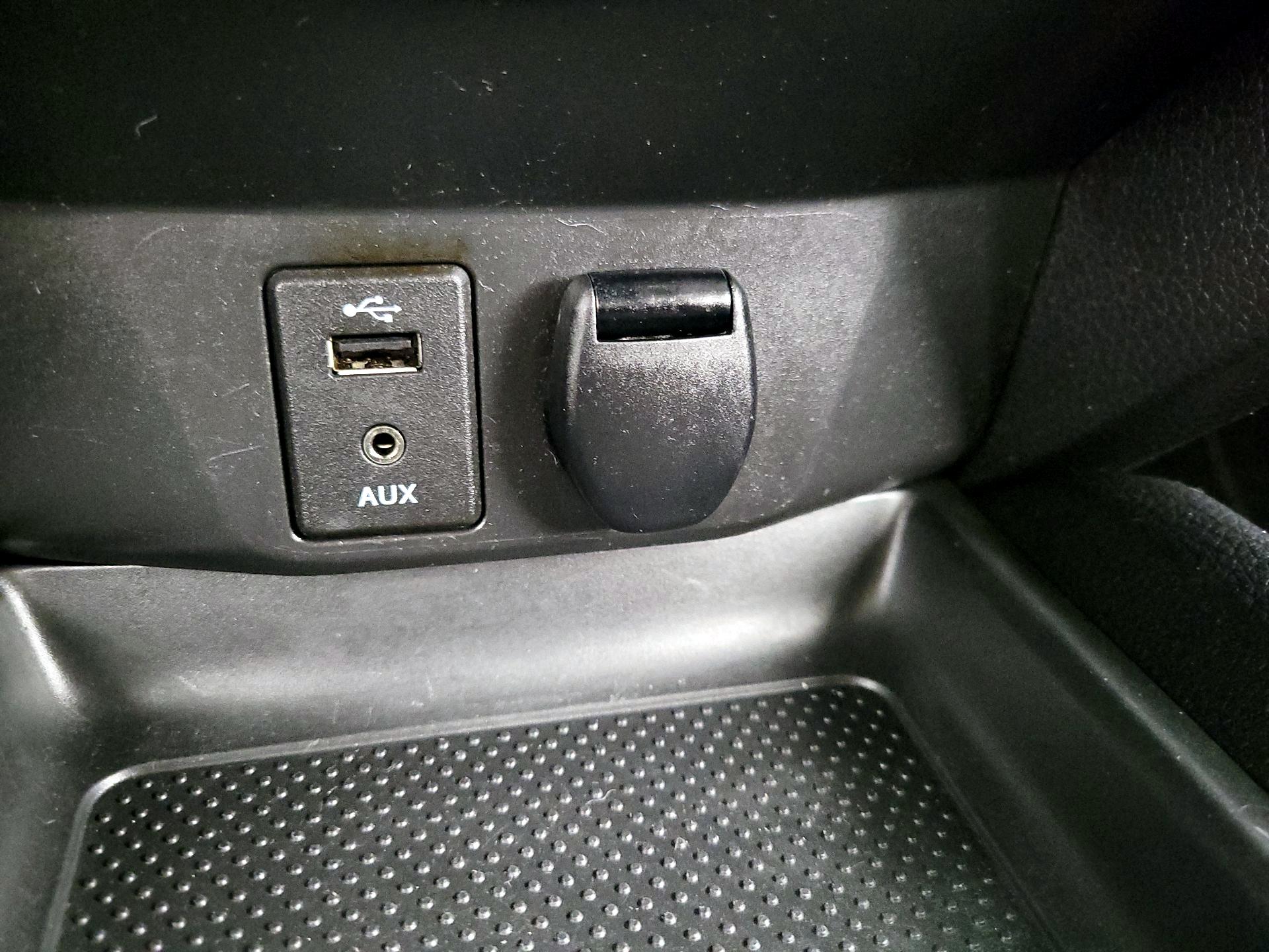 Thumbnail: 2018 Nissan Rogue Sport - 18