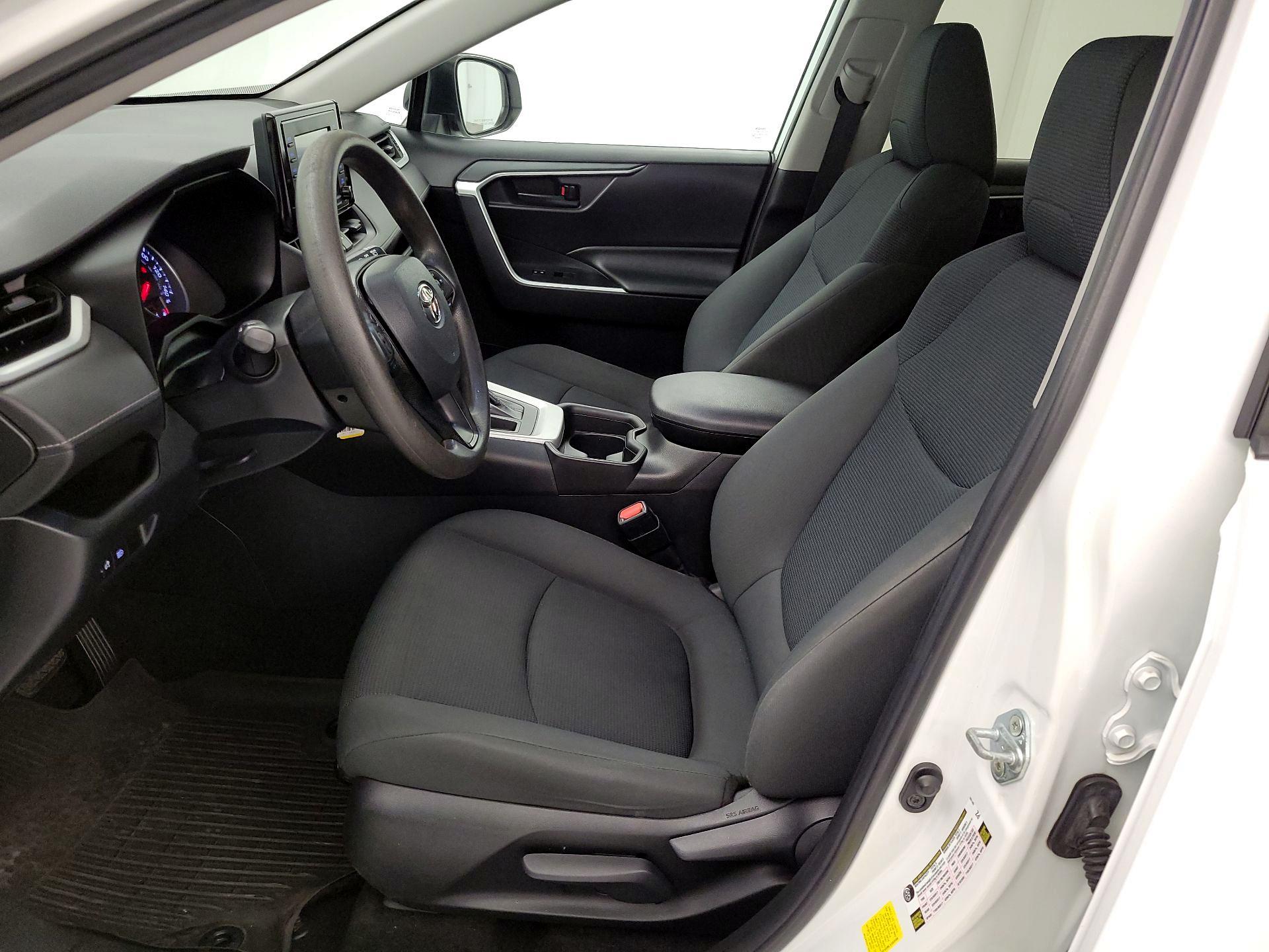 Thumbnail: 2021 Toyota RAV4 - 11