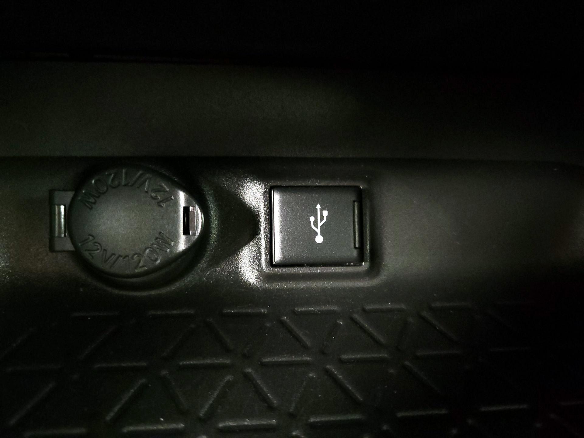 Thumbnail: 2021 Toyota RAV4 - 18