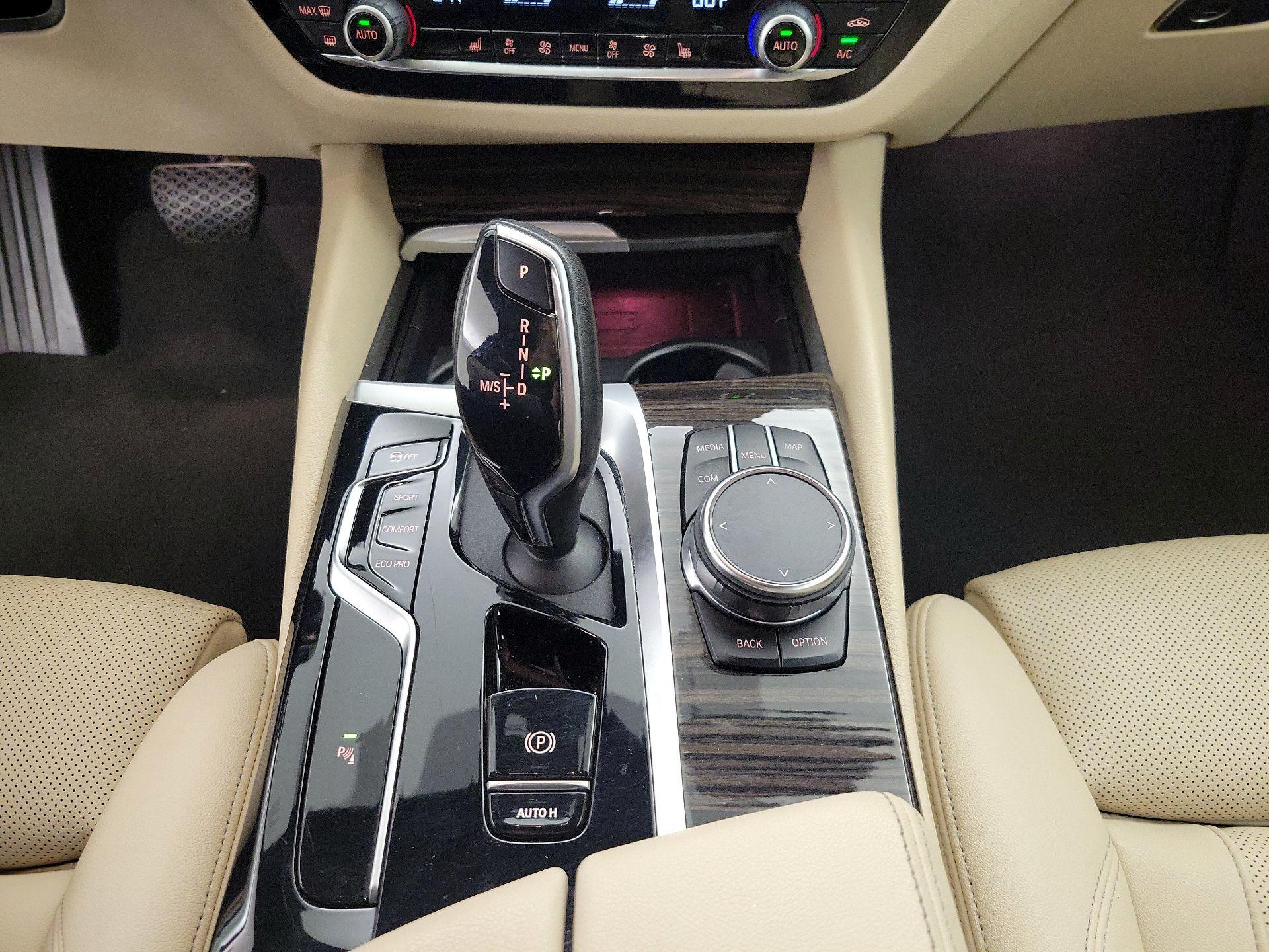 Thumbnail: 2023 BMW 5 Series - 18