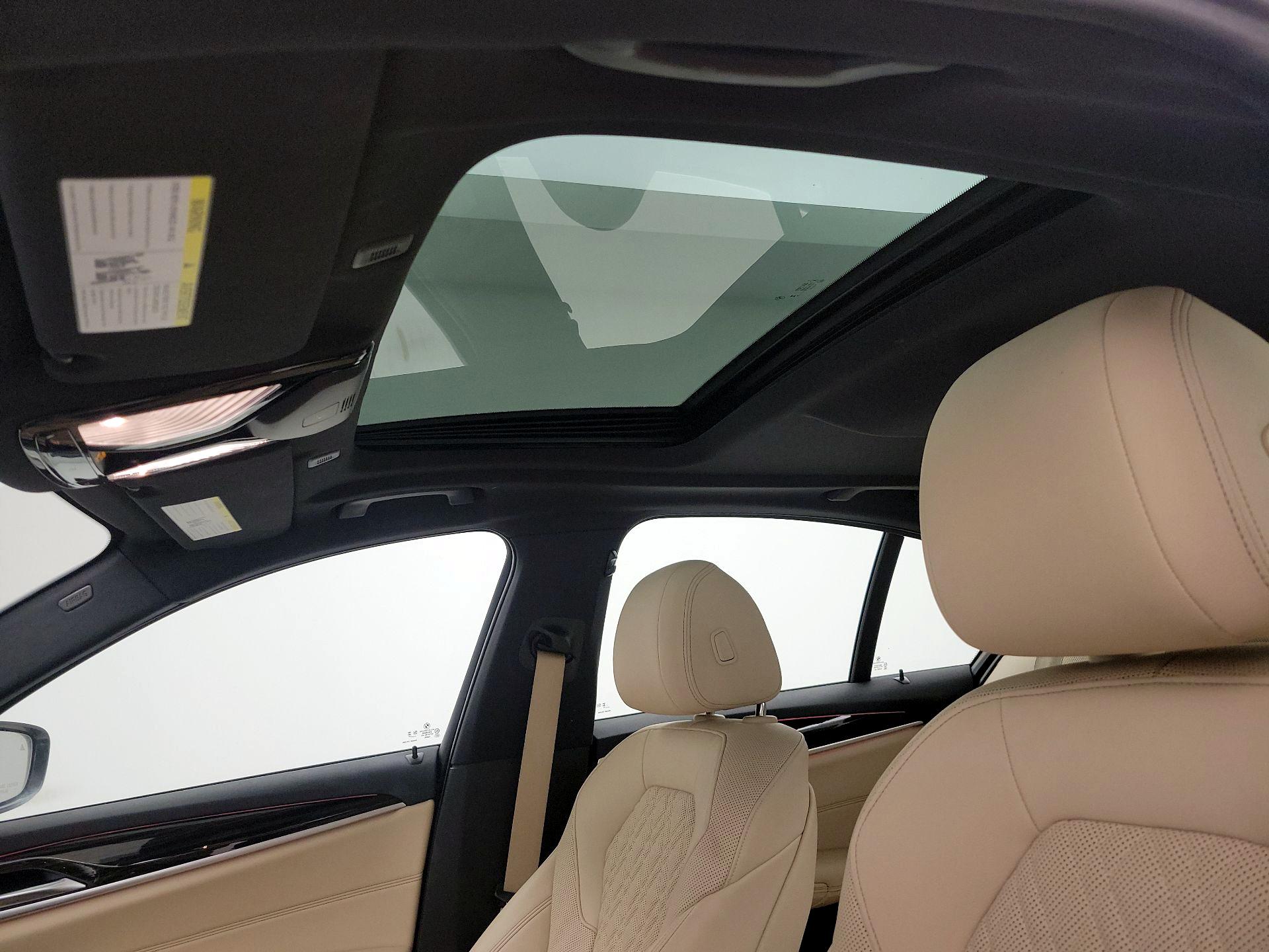 Thumbnail: 2023 BMW 5 Series - 20