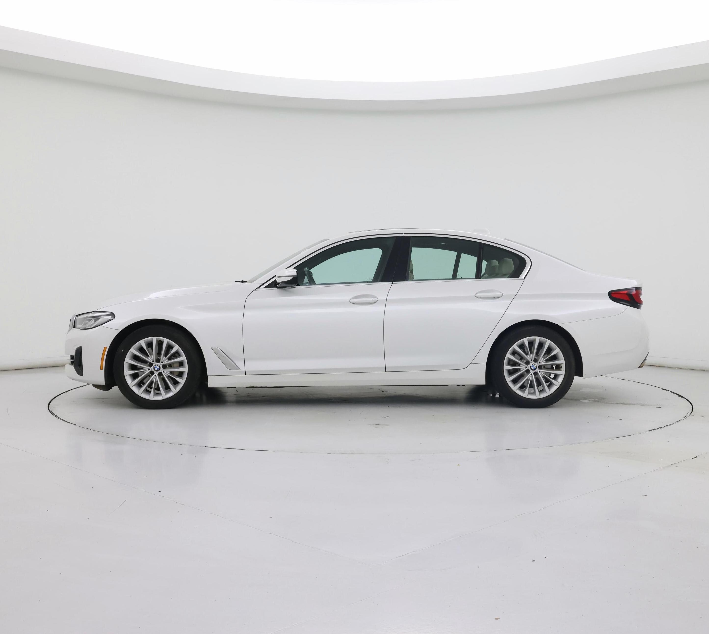 Thumbnail: 2023 BMW 5 Series - 3