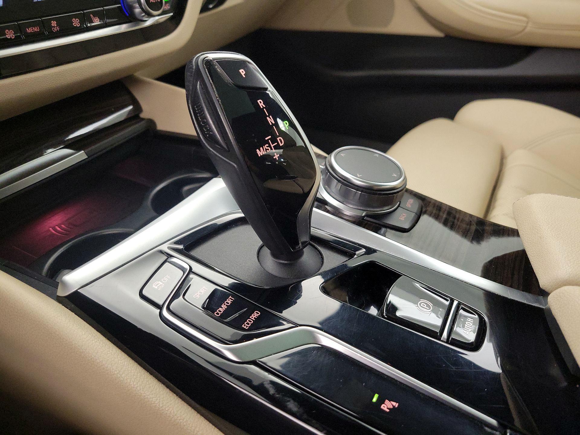 Thumbnail: 2023 BMW 5 Series - 17