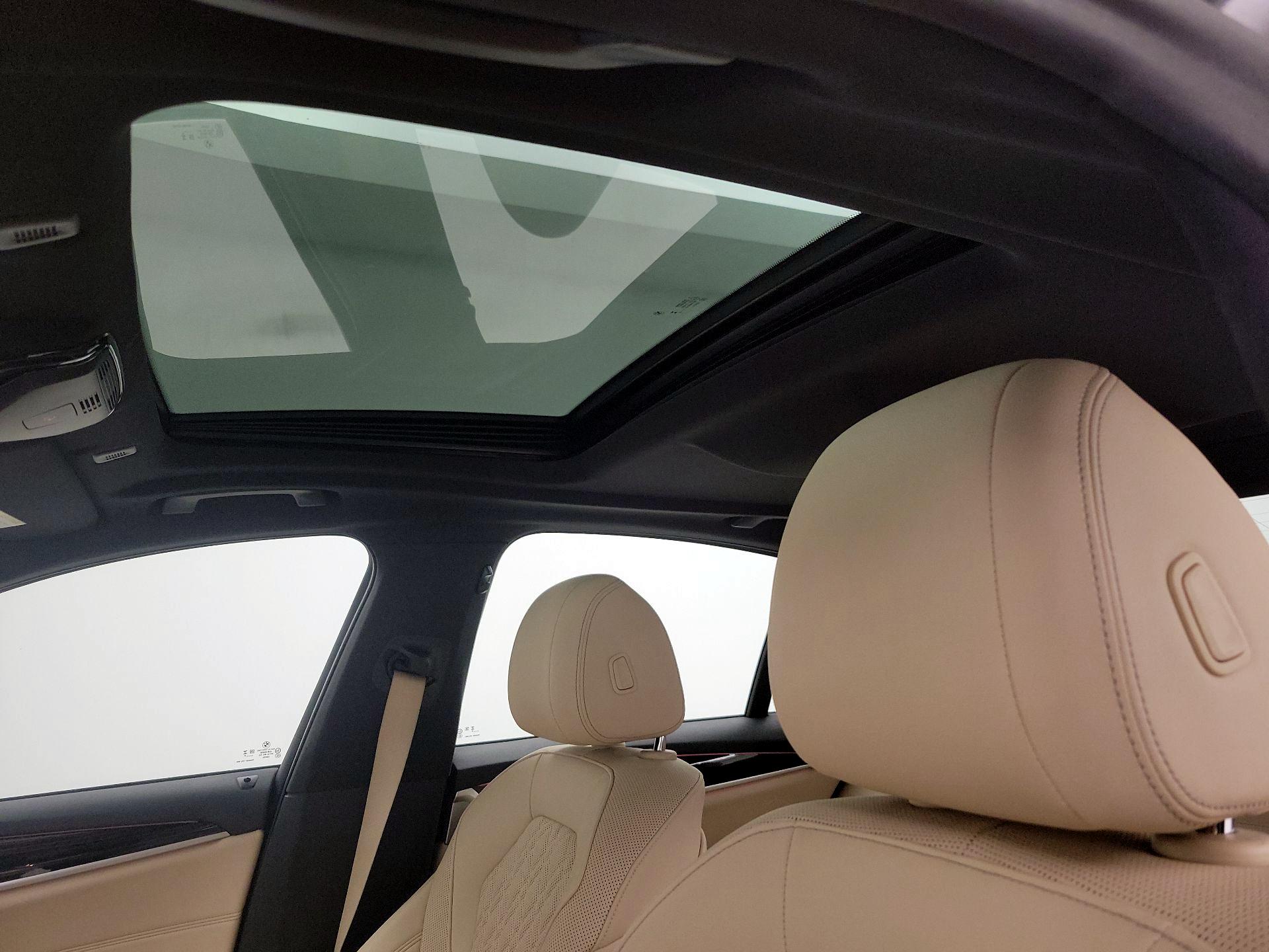 Thumbnail: 2023 BMW 5 Series - 18