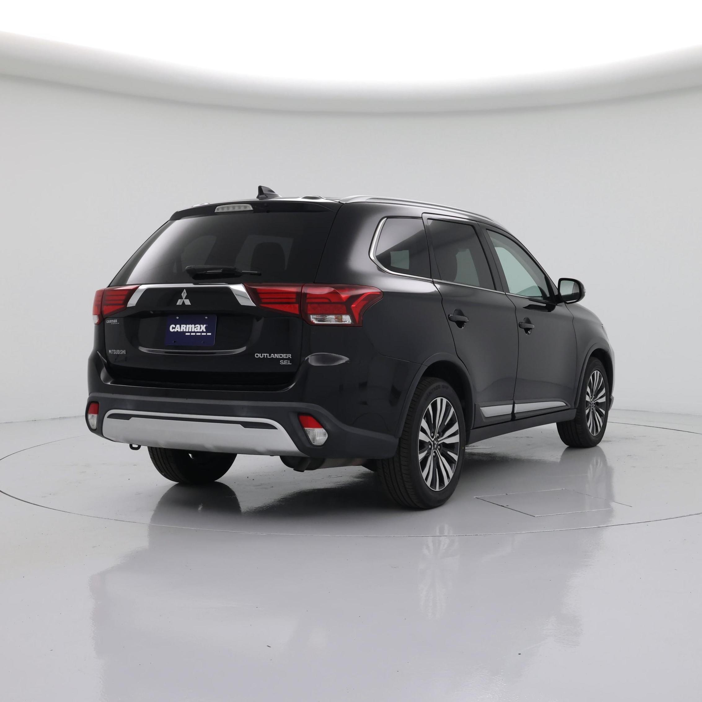 Thumbnail: 2019 Mitsubishi Outlander - 8